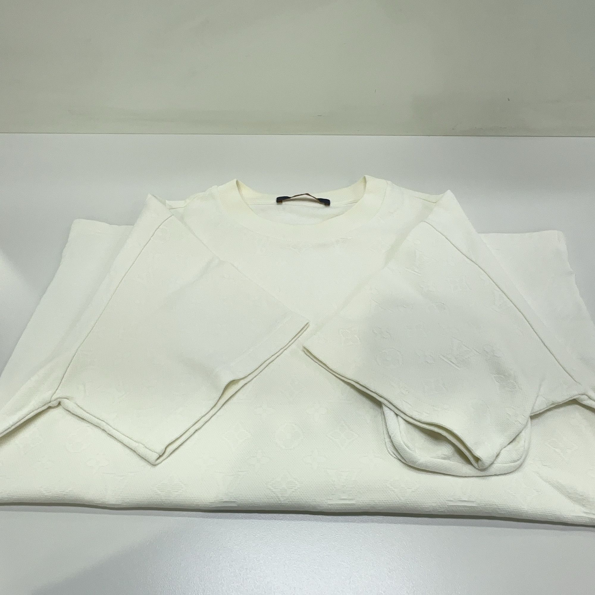 Louis Vuitton Louis Vuitton Monogram 3D Pocket T-Shirt Size L Size US L / EU 52-54 / 3 - 7 Thumbnail