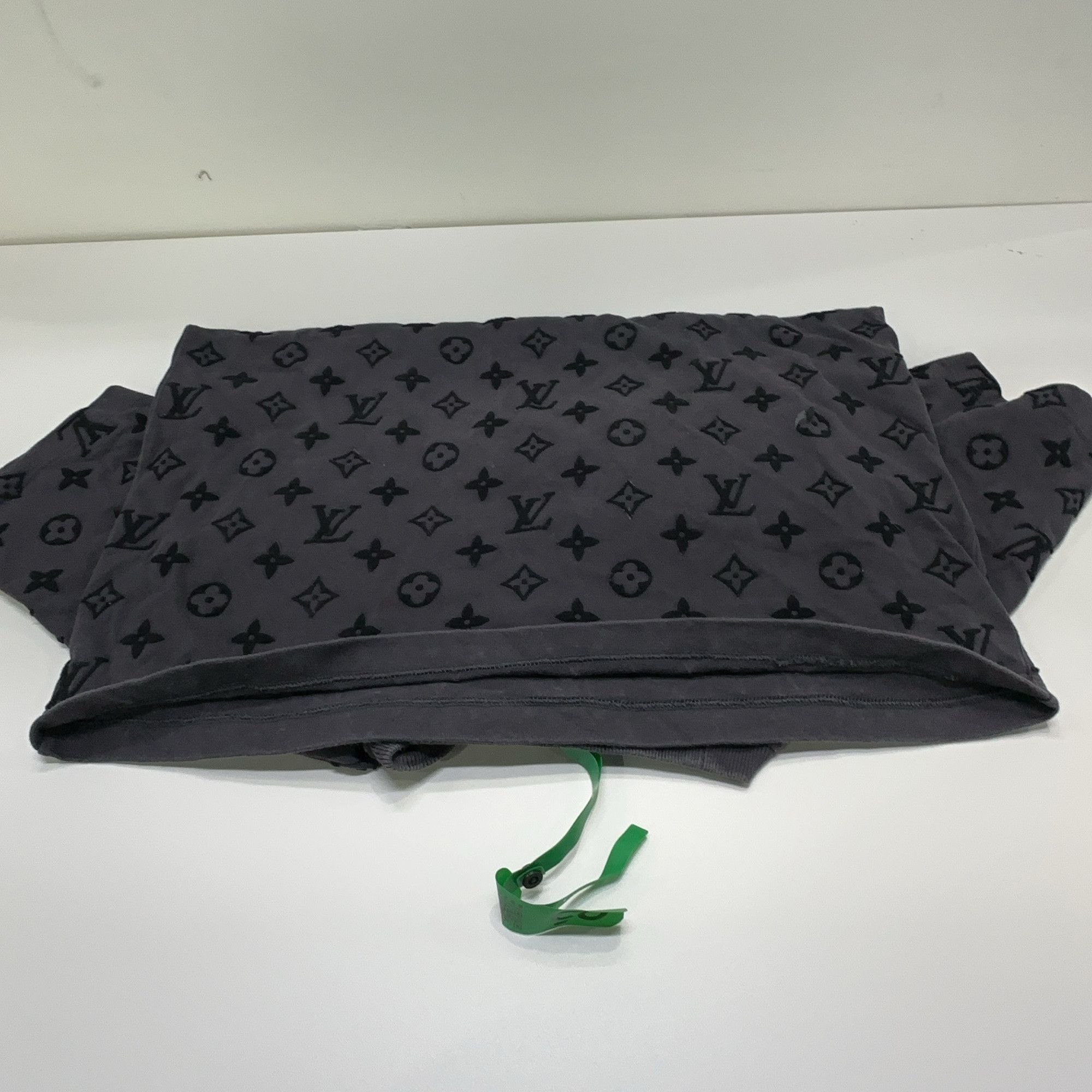 Louis Vuitton Louis Vuitton Monogram Pocket T-Shirt S Size US S / EU 44-46 / 1 - 10 Thumbnail