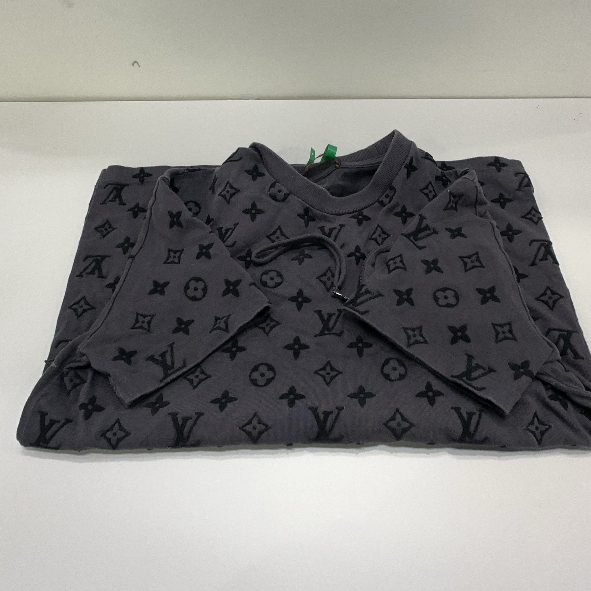 Louis Vuitton Louis Vuitton Monogram Pocket T-Shirt S Size US S / EU 44-46 / 1 - 7 Thumbnail