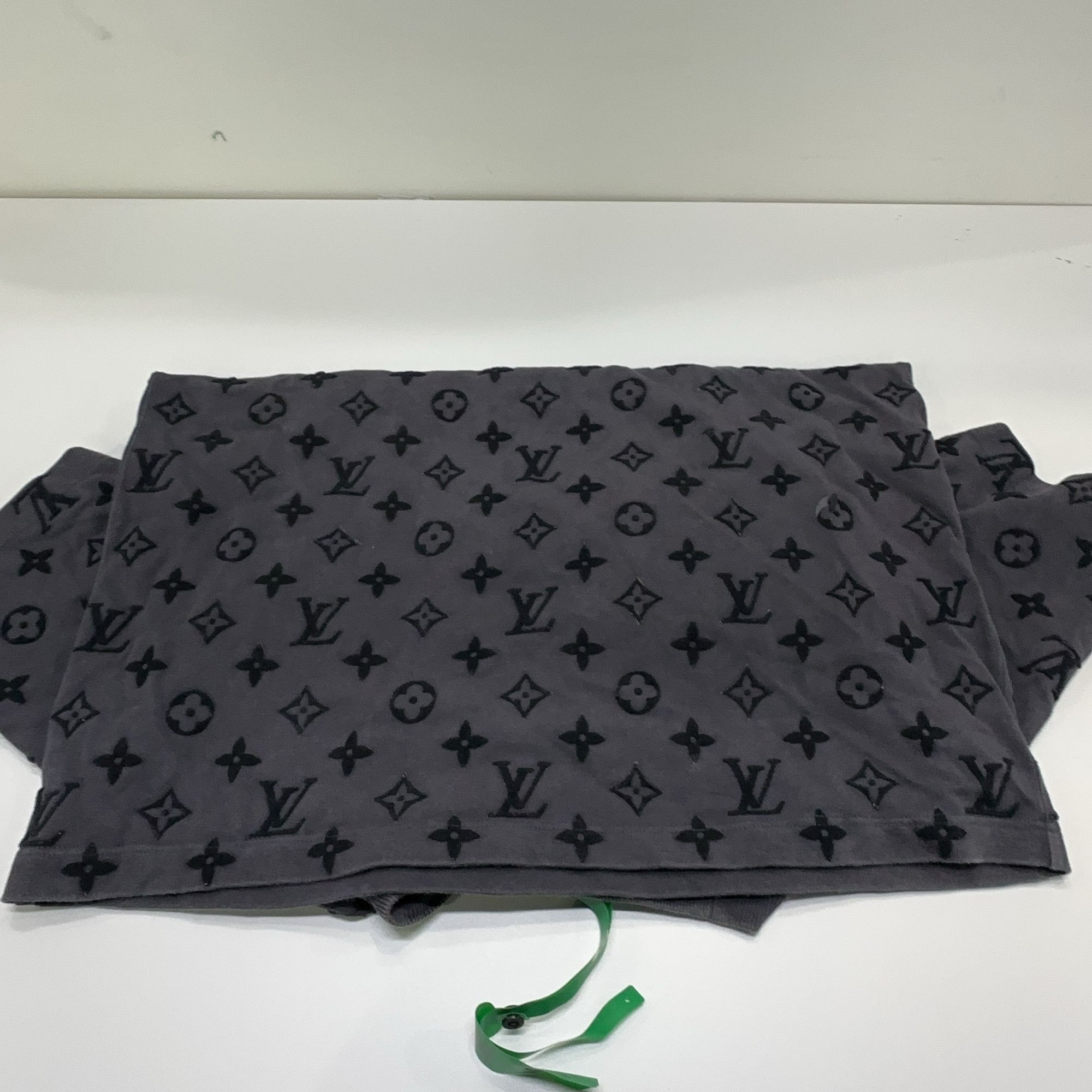Louis Vuitton Louis Vuitton Monogram Pocket T-Shirt S Size US S / EU 44-46 / 1 - 9 Thumbnail