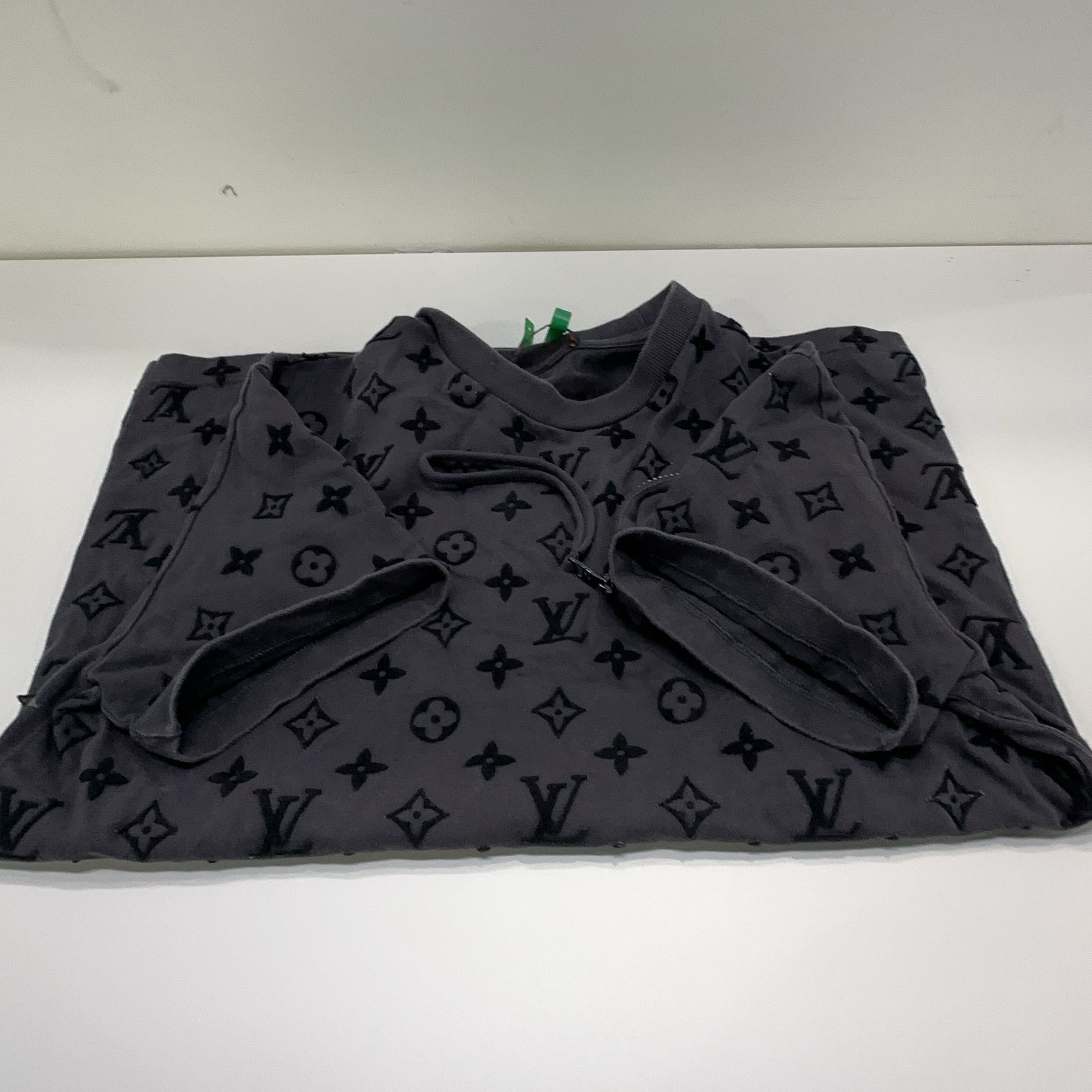Louis Vuitton Louis Vuitton Monogram Pocket T-Shirt S Size US S / EU 44-46 / 1 - 8 Thumbnail