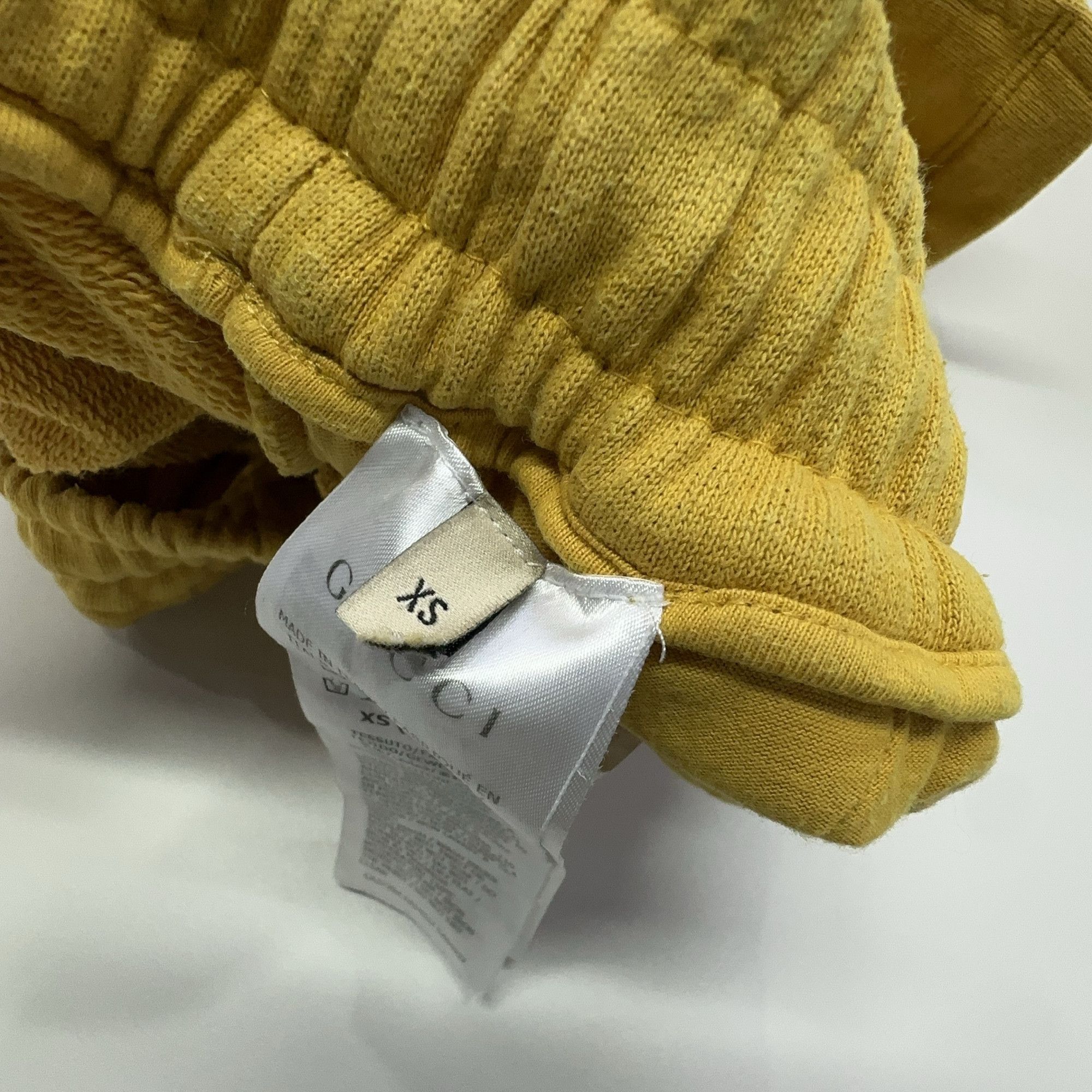 Gucci Gucci x The North Face Yellow Logo Sweat Shorts XS Size US 28 / EU 44 - 6 Thumbnail