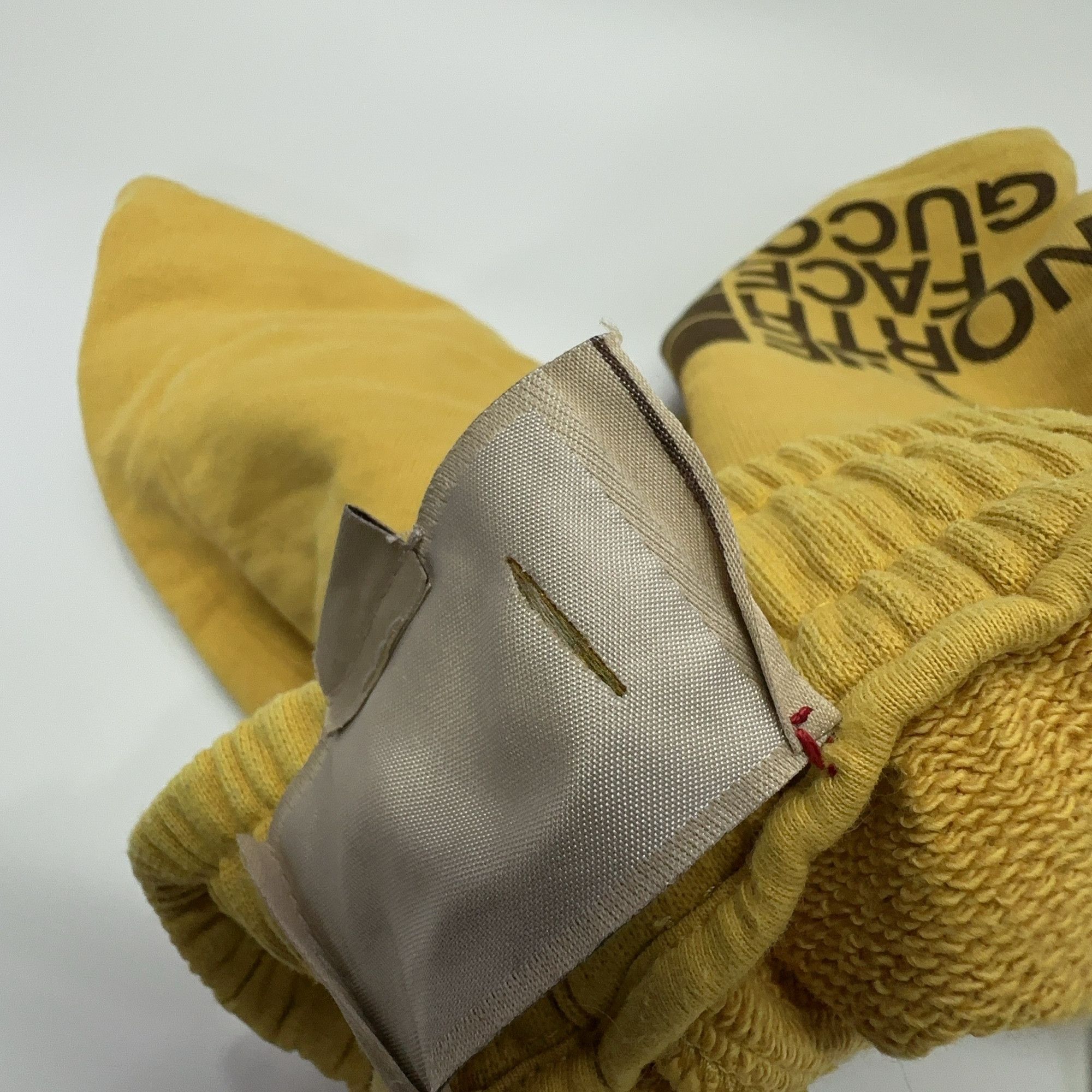 Gucci Gucci x The North Face Yellow Logo Sweat Shorts XS Size US 28 / EU 44 - 7 Thumbnail