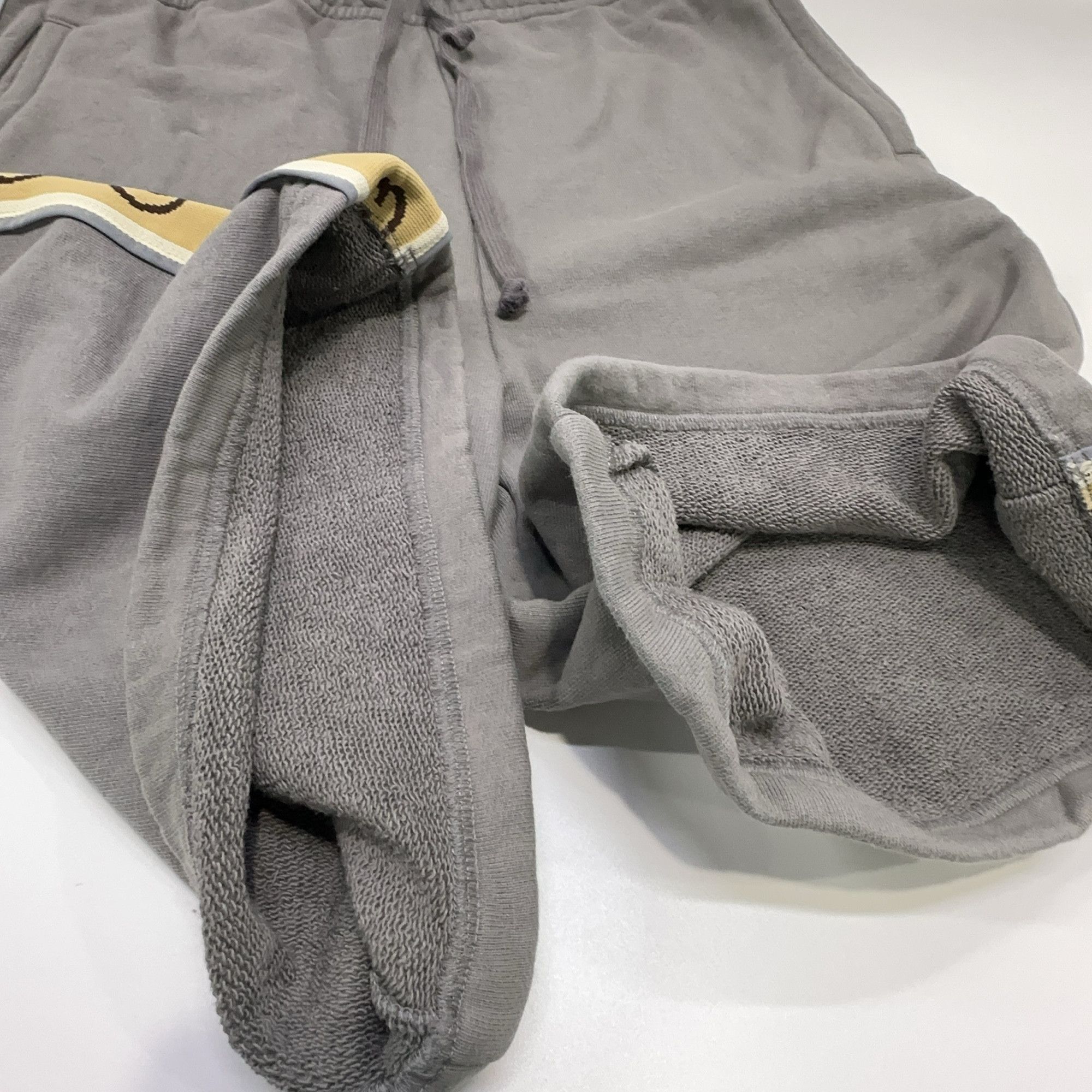 Gucci Gucci Logo Stripe Sweat Shorts XL Size US 36 / EU 52 - 7 Thumbnail