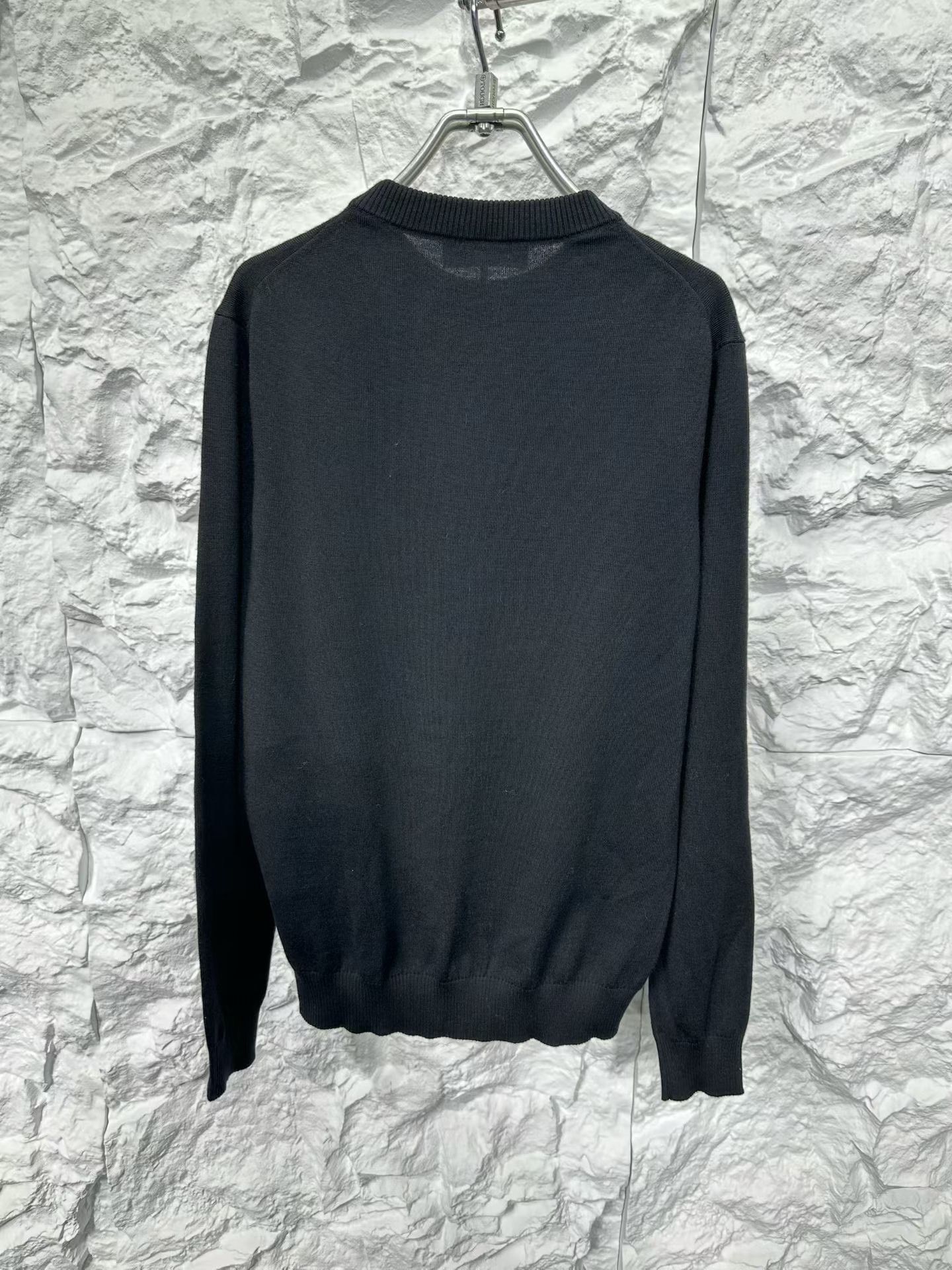 Fendi Fendi Embossed FF Logo Wool Sweater 48 Size US M / EU 48-50 / 2 - 3 Thumbnail