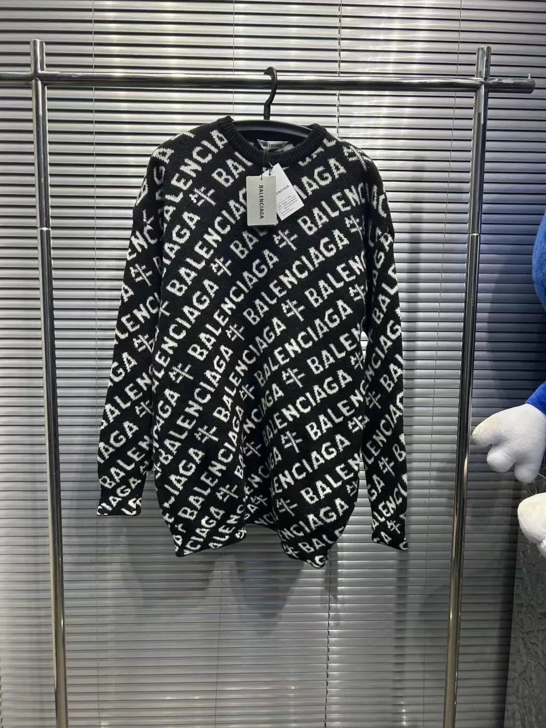 Balenciaga Balenciaga Year of the Ox Logo Knit Sweater XS Size US XS / EU 42 / 0 - 2 Thumbnail