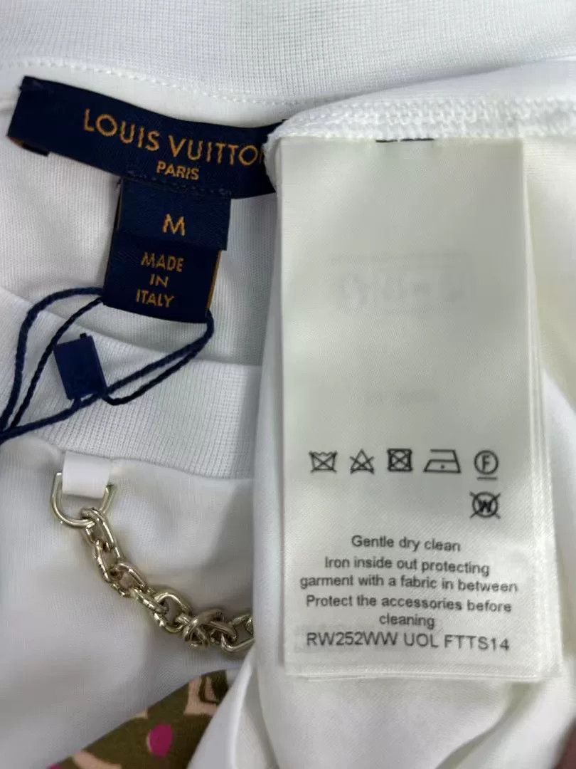 Louis Vuitton Louis Vuitton Voyage Graphic Chain T-Shirt Size M Size M / US 6-8 / IT 42-44 - 5 Thumbnail