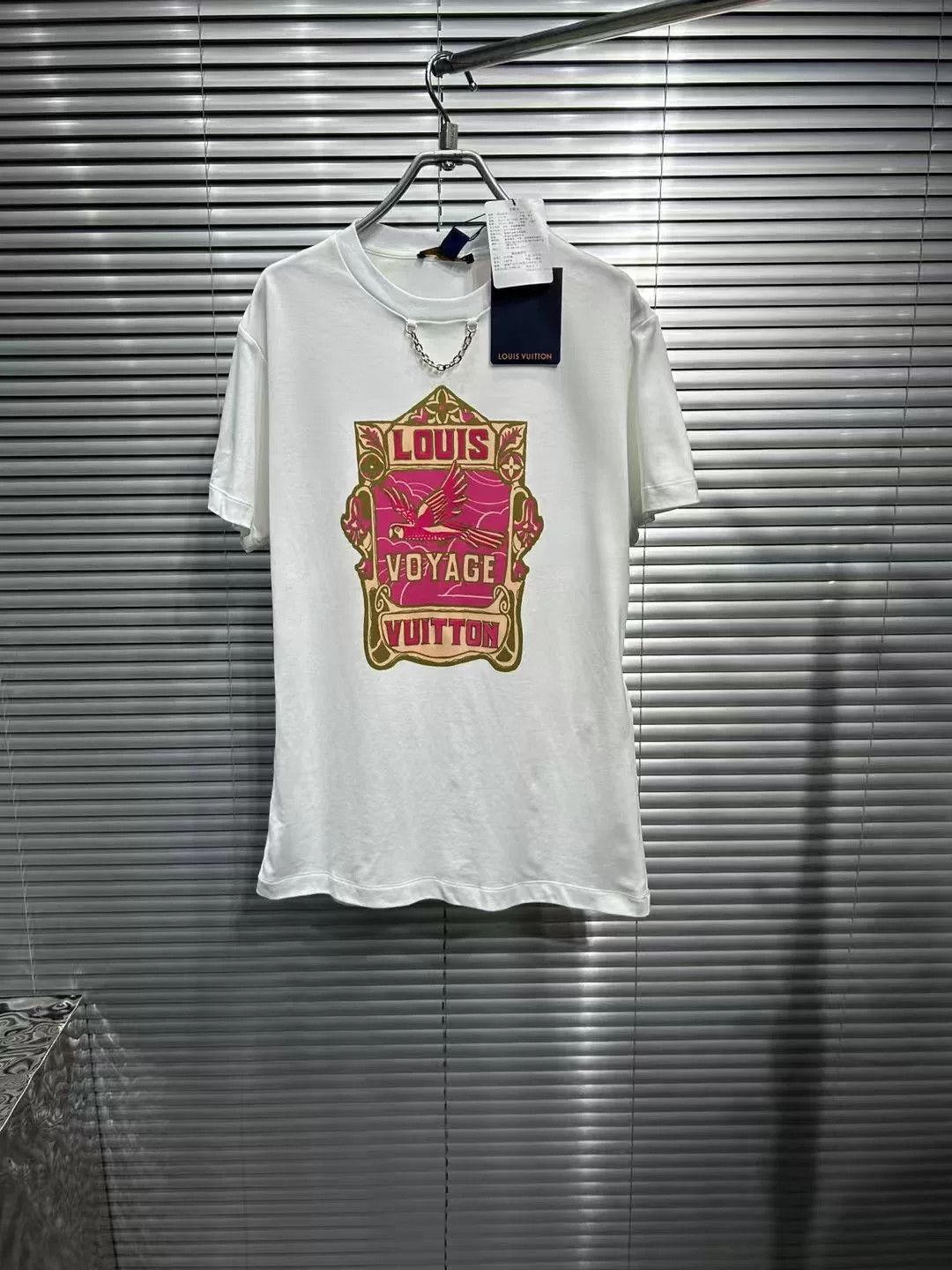 Louis Vuitton Louis Vuitton Voyage Graphic Chain T-Shirt Size M Size M / US 6-8 / IT 42-44 - 2 Thumbnail