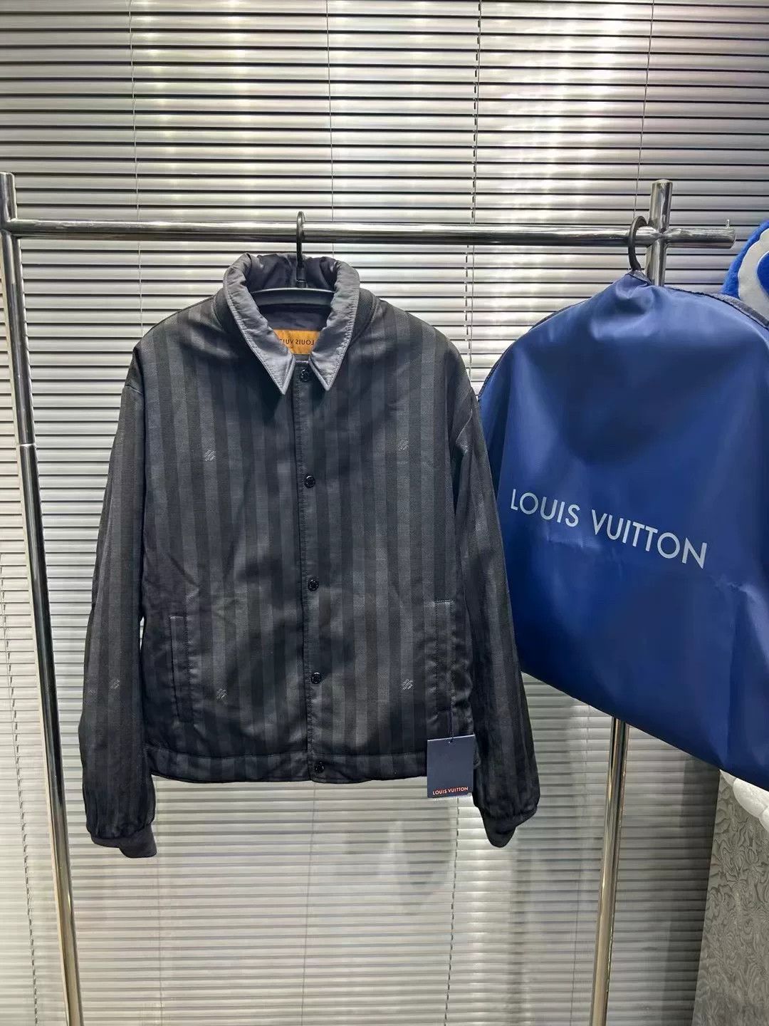 Louis Vuitton Louis Vuitton Reversible Striped Logo Jacket 50 Size US M / EU 48-50 / 2 - 4 Thumbnail