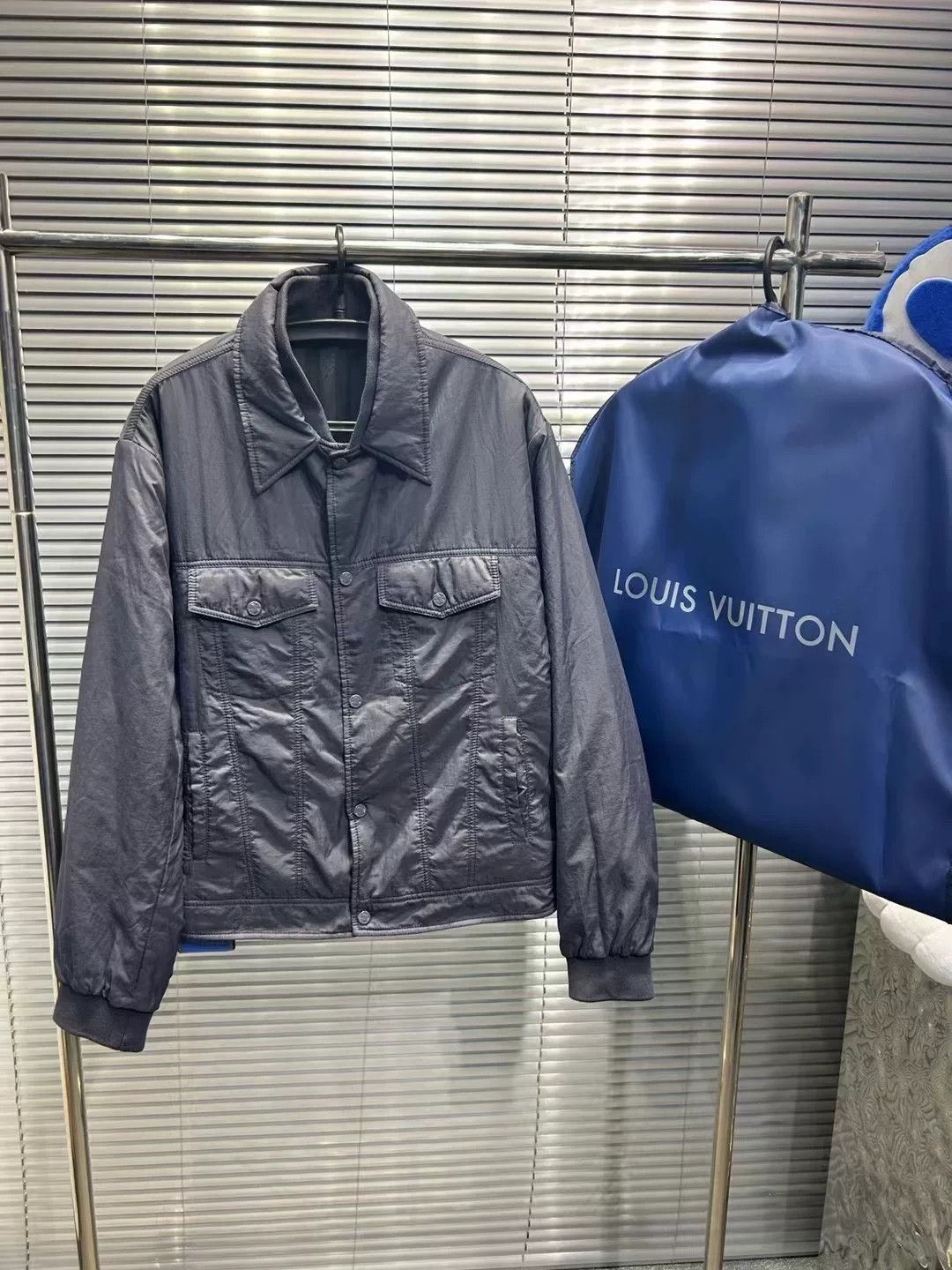 Louis Vuitton Louis Vuitton Reversible Striped Logo Jacket 50 Size US M / EU 48-50 / 2 - 2 Thumbnail