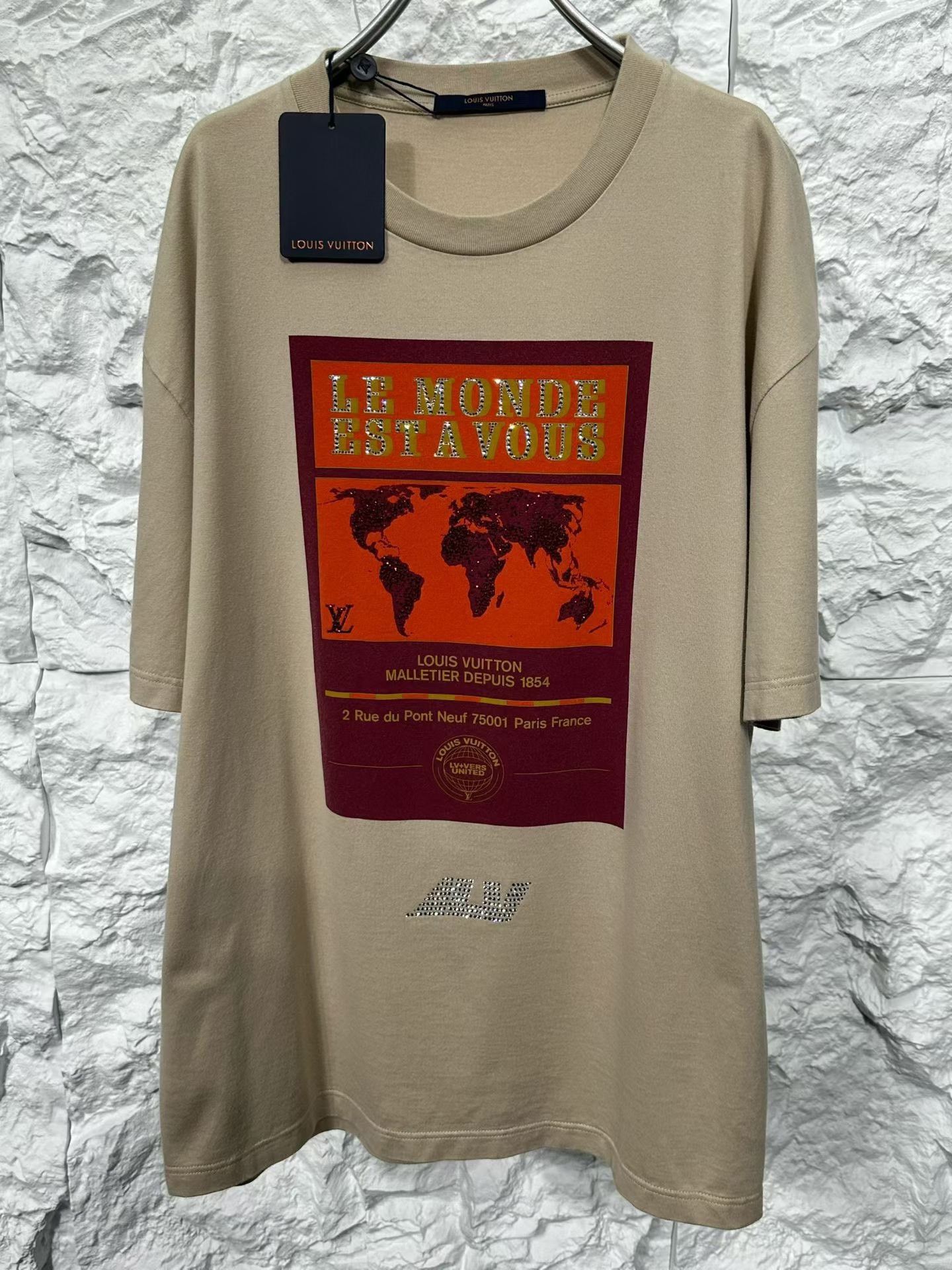 Louis Vuitton Louis Vuitton Map Print Rhinestone T-Shirt XL Size US XL / EU 56 / 4 - 4 Thumbnail