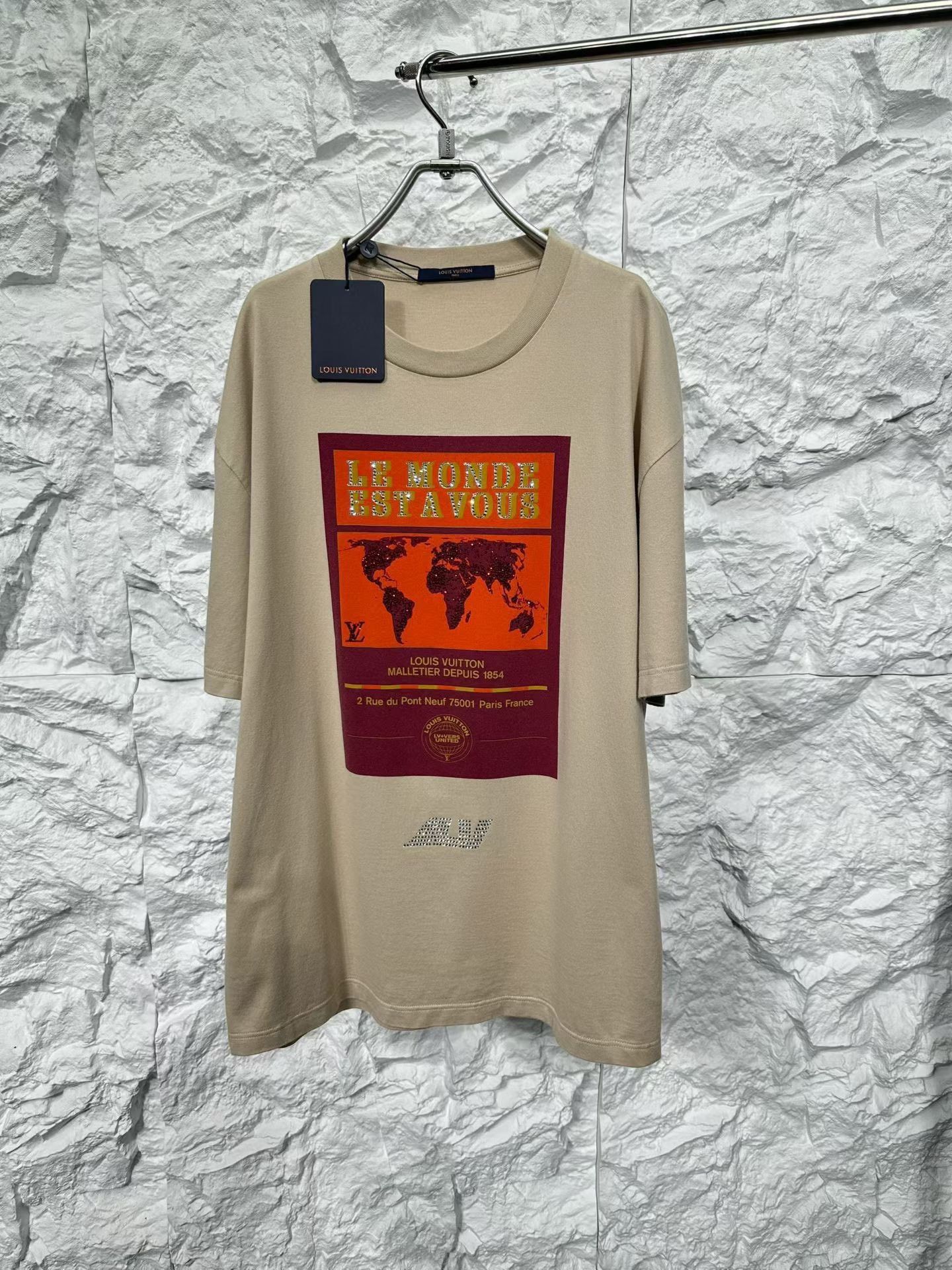 Louis Vuitton Louis Vuitton Map Print Rhinestone T-Shirt XL Size US XL / EU 56 / 4 - 2 Thumbnail