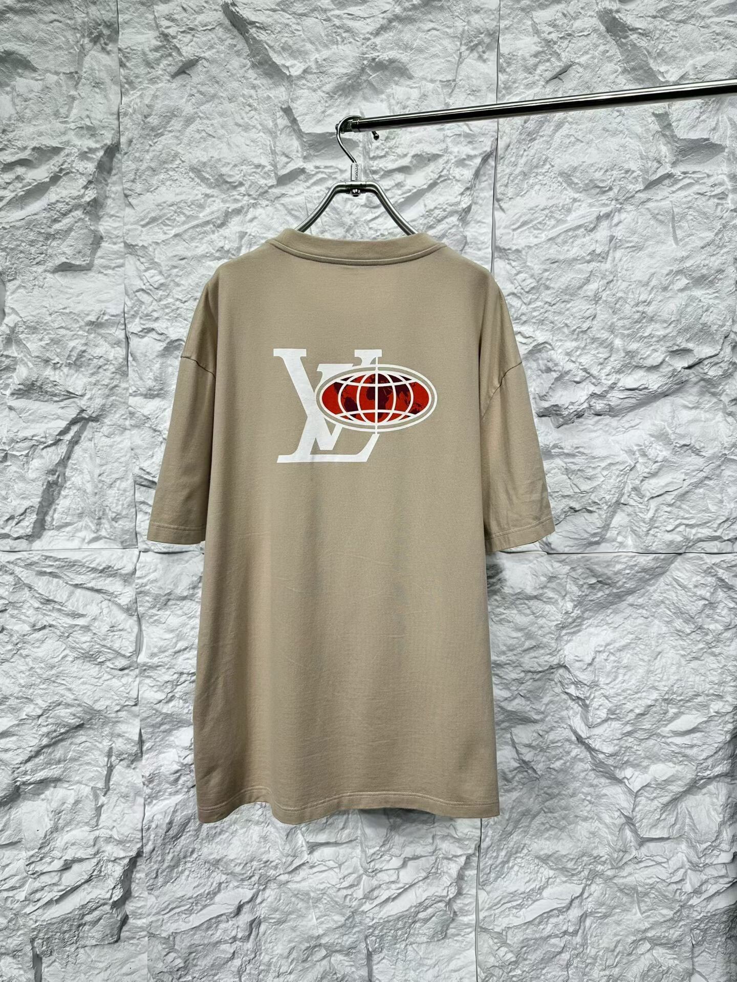 Louis Vuitton Louis Vuitton Map Print Rhinestone T-Shirt XL Size US XL / EU 56 / 4 - 3 Thumbnail