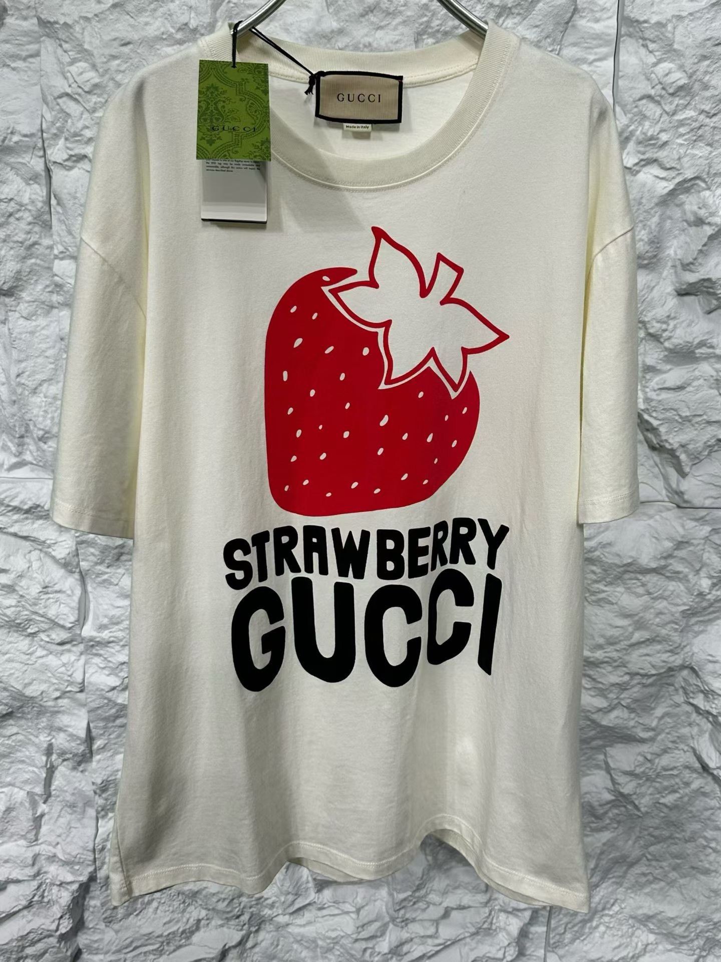 Gucci Gucci Strawberry Logo T-Shirt XXL Size US XXL / EU 58 / 5 - 4 Thumbnail