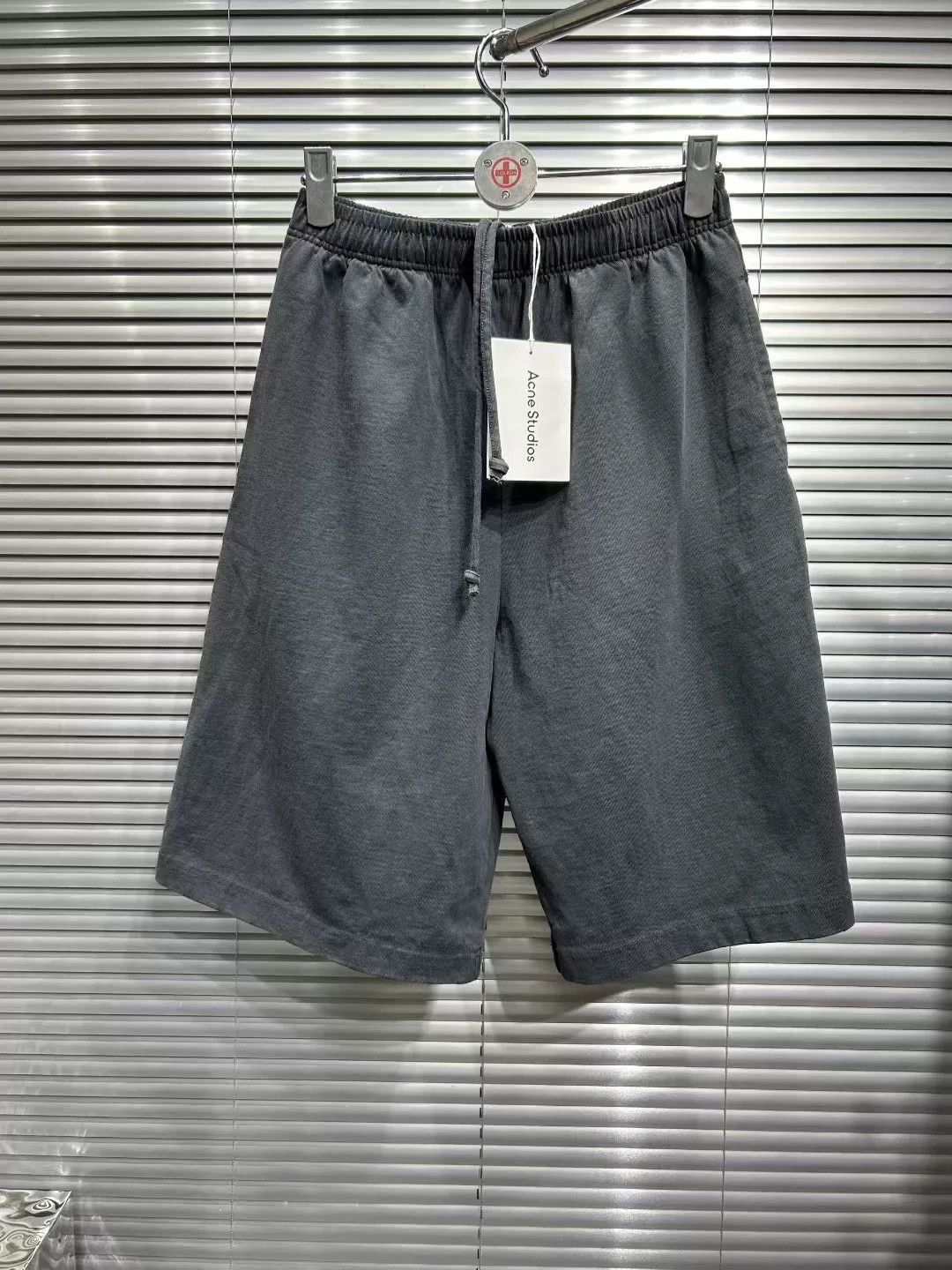 Acne Studios Acne Studios Logo Embroidered Jersey Shorts XS Size US 28 / EU 44 - 2 Thumbnail