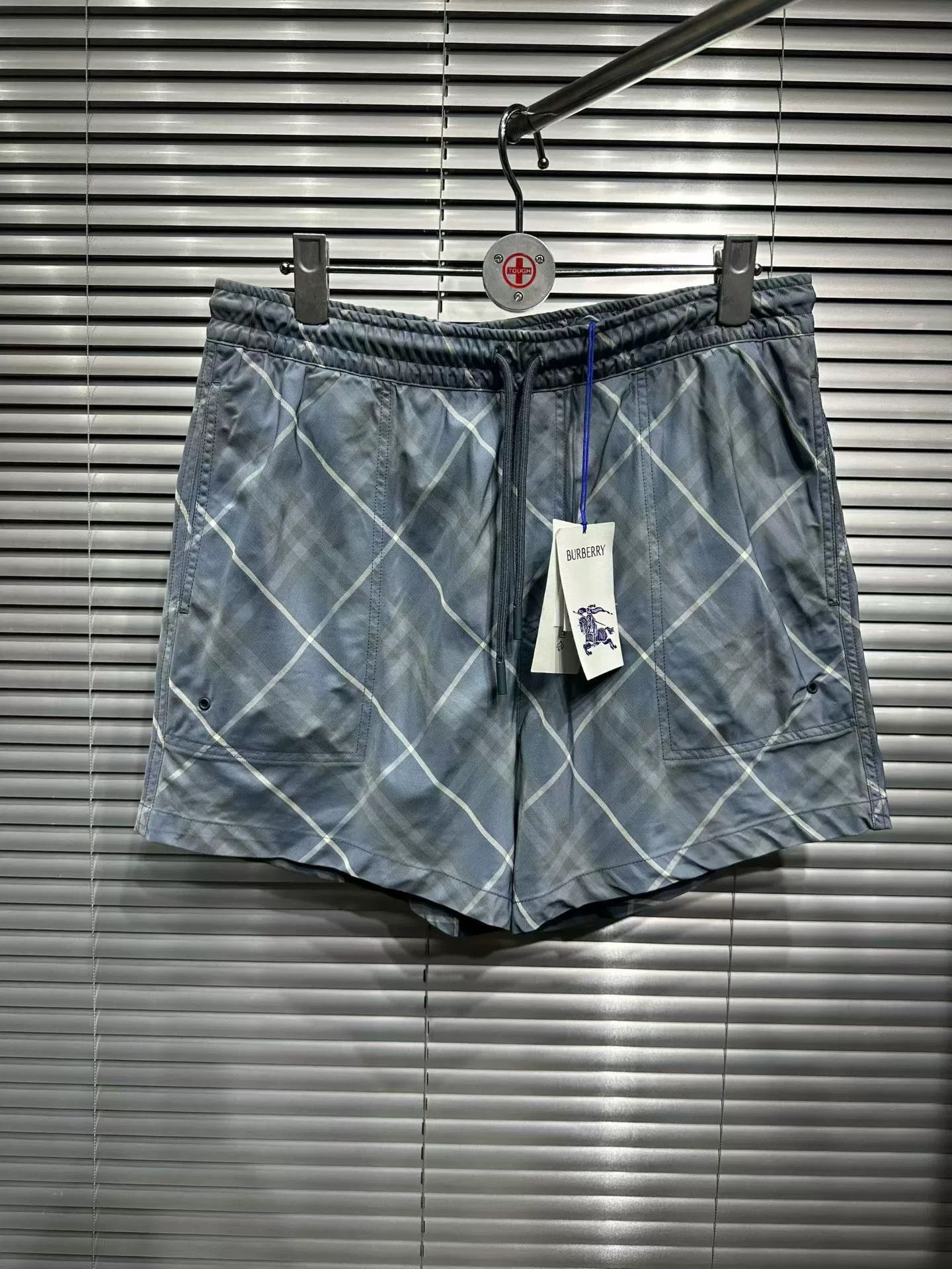 Burberry Burberry Pewter IP Check Swim Shorts L Size US 34 / EU 50 - 2 Thumbnail