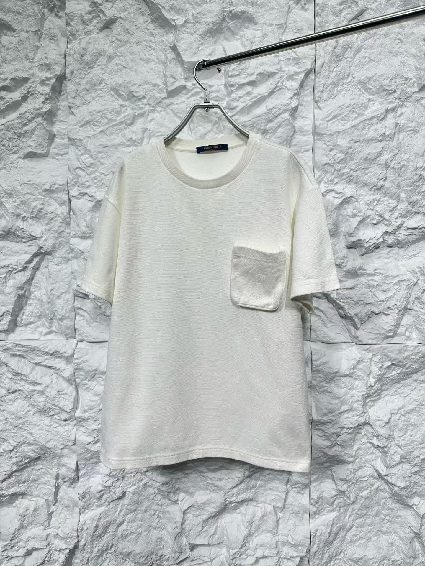 Louis Vuitton Louis Vuitton 3D Monogram Pocket T-Shirt M Size US M / EU 48-50 / 2 - 2 Thumbnail