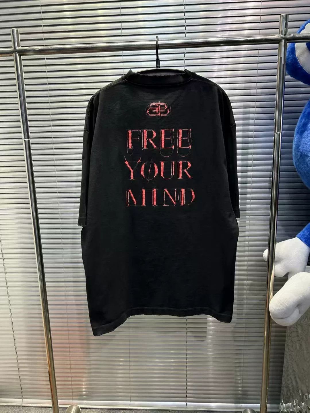 Balenciaga Balenciaga Gothic Society Free Your Mind T-Shirt XS Size US XS / EU 42 / 0 - 3 Thumbnail
