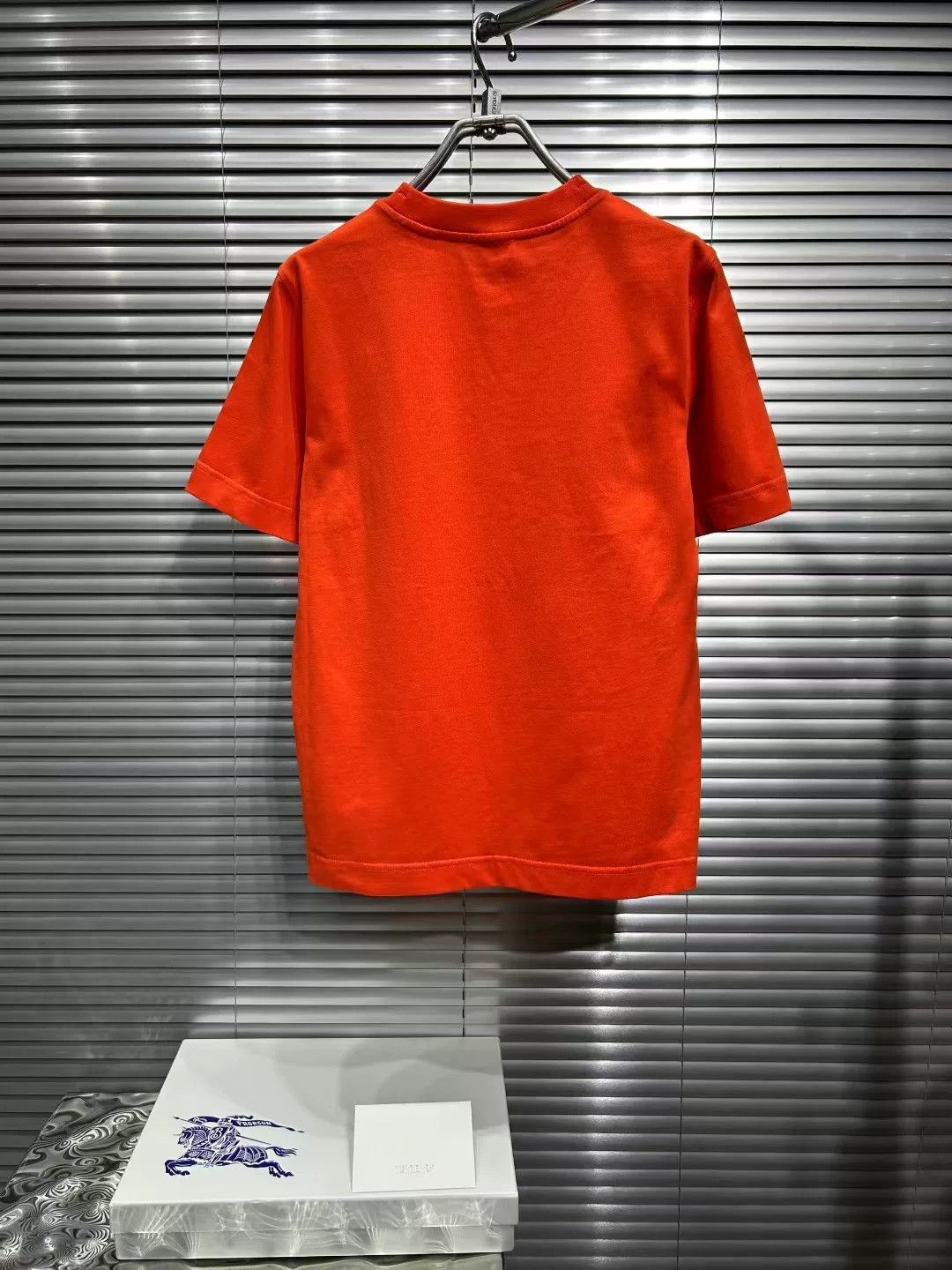 Burberry Burberry Heart Logo Embroidered T-Shirt S Size S / US 4 / IT 40 - 3 Thumbnail