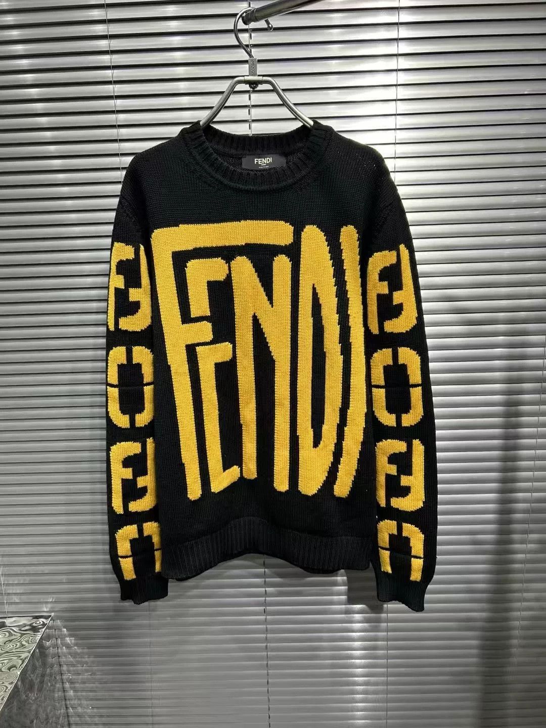 Fendi Fendi Yellow Logo Embroidered Wool Sweater Size 48 Size US M / EU 48-50 / 2 - 2 Thumbnail
