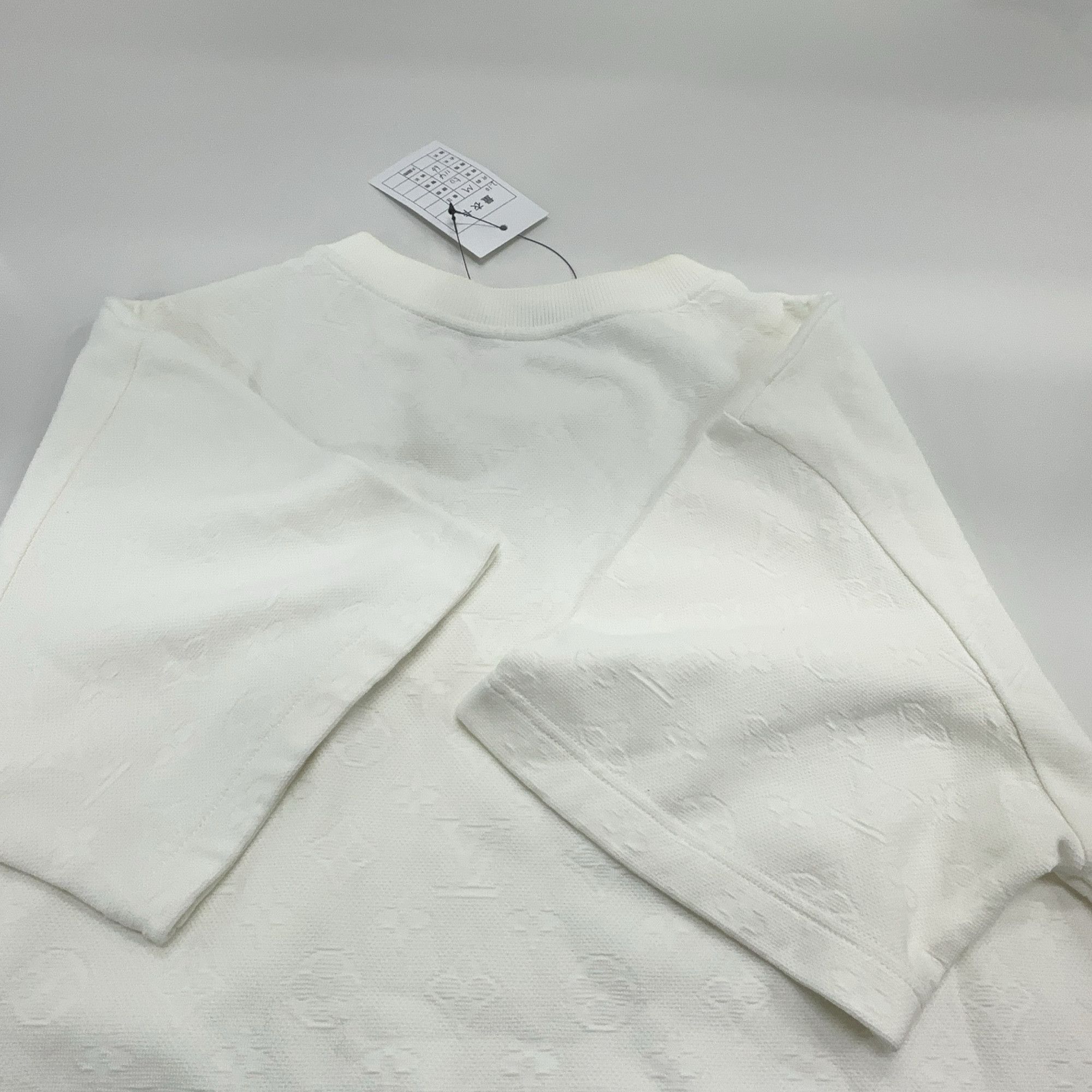 Louis Vuitton Louis Vuitton Monogram 3D Pocket T-Shirt M Size US M / EU 48-50 / 2 - 13 Thumbnail