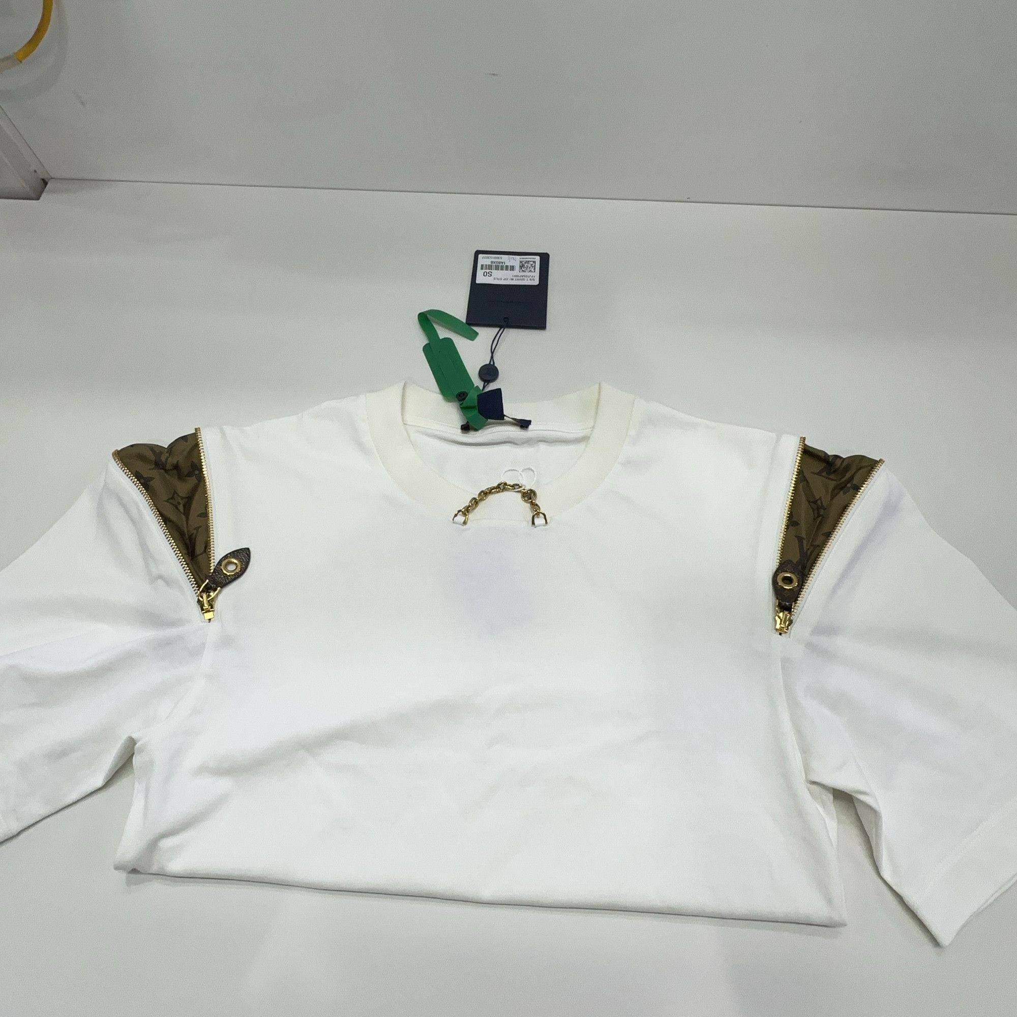 Louis Vuitton Louis Vuitton Zip Monogram T-Shirt S Size S / US 4 / IT 40 - 5 Thumbnail