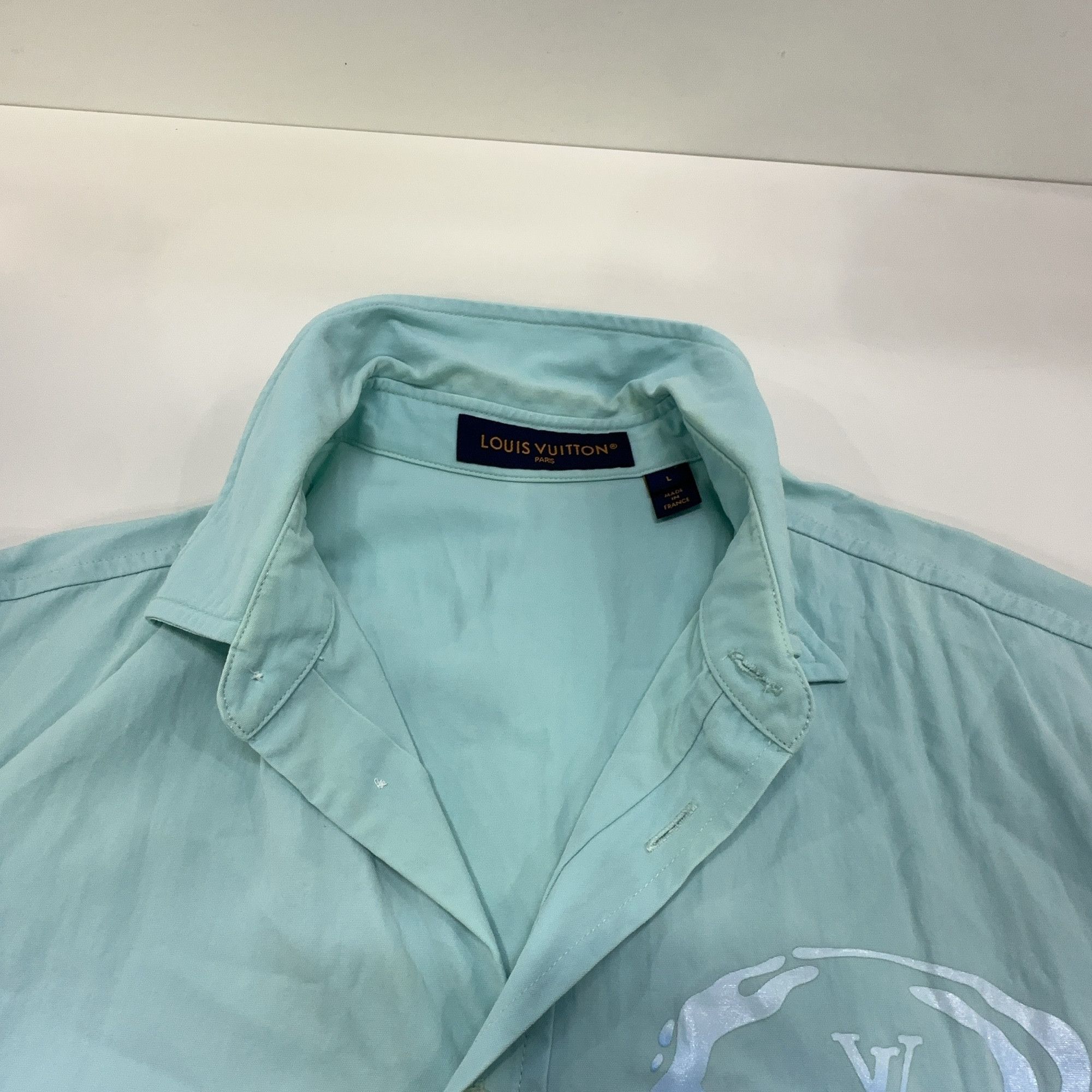 Louis Vuitton Louis Vuitton FW23 Hands Logo Short Sleeve Shirt L Size US L / EU 52-54 / 3 - 5 Thumbnail