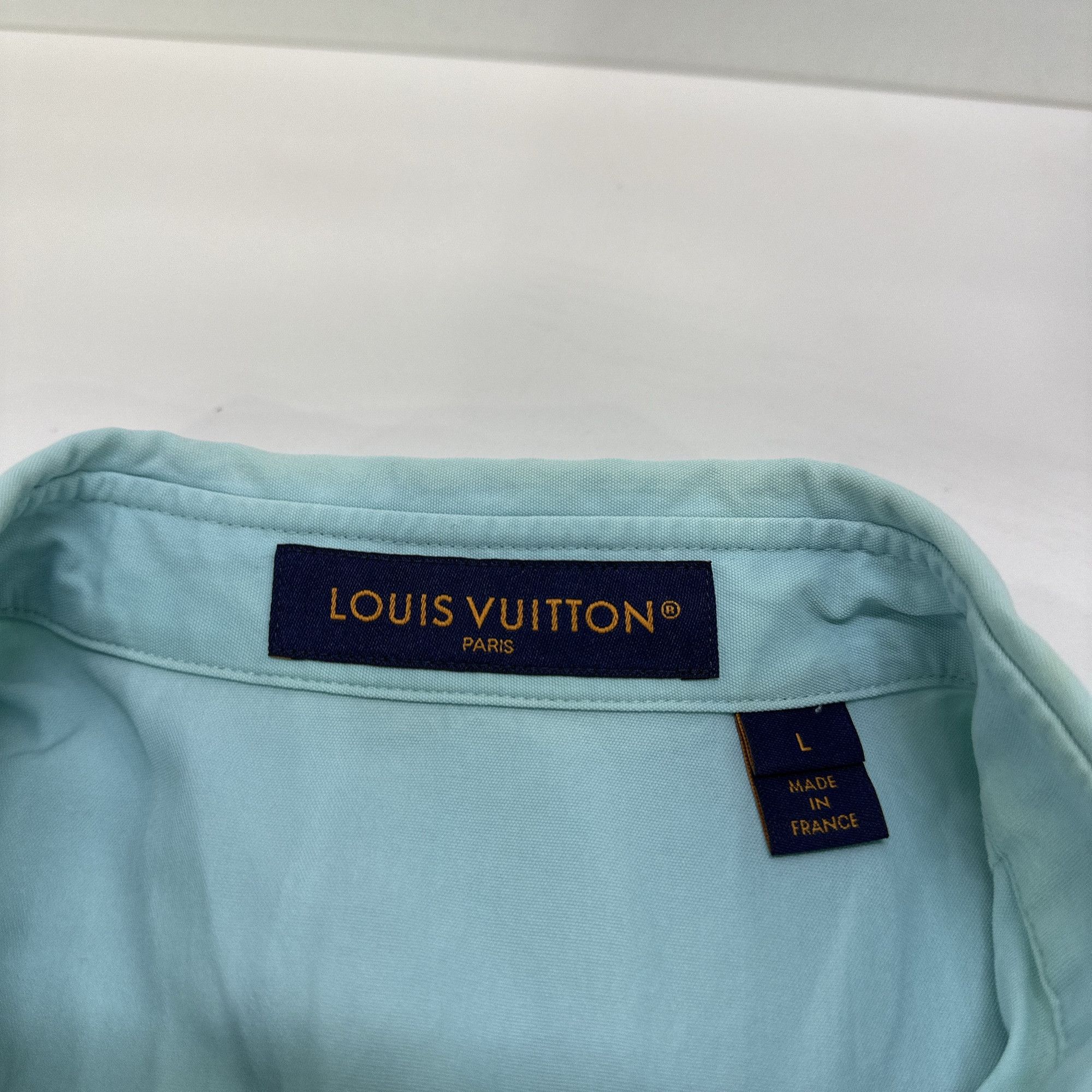 Louis Vuitton Louis Vuitton FW23 Hands Logo Short Sleeve Shirt L Size US L / EU 52-54 / 3 - 3 Thumbnail