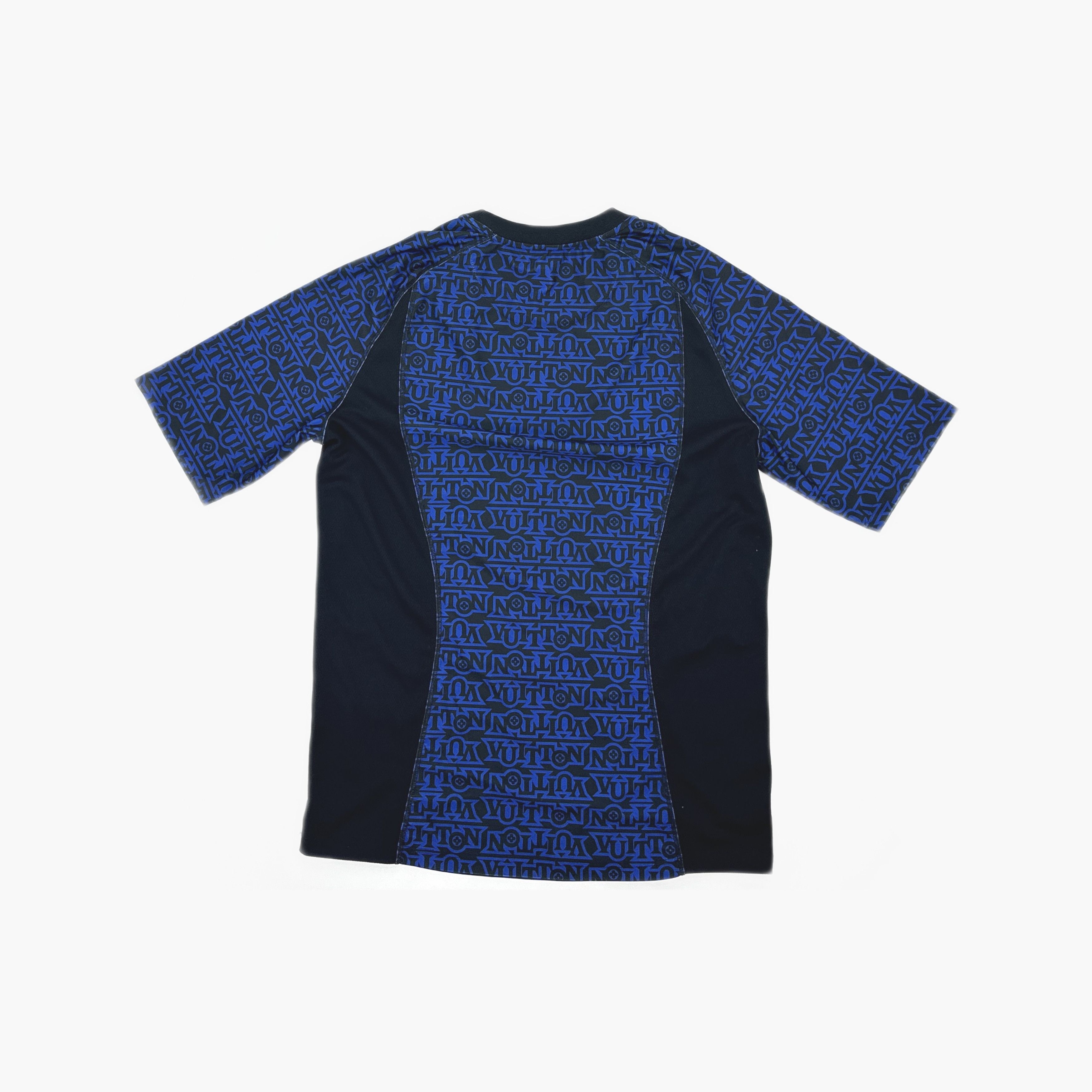 Louis Vuitton Louis Vuitton Snow Monogram T-Shirt XL Size US XL / EU 56 / 4 - 2 Thumbnail