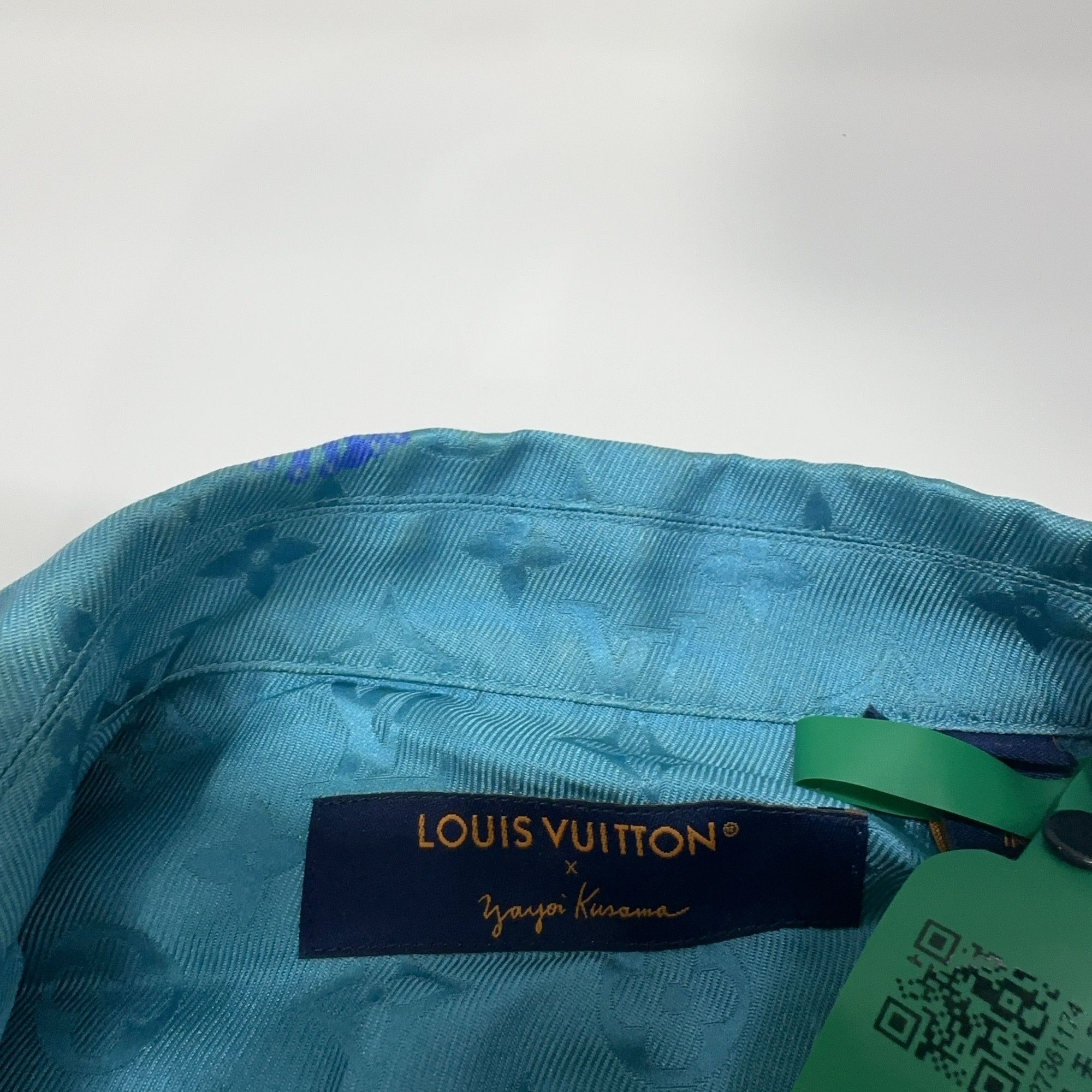 Louis Vuitton Louis Vuitton x Yayoi Kusama Faces Silk Shirt M Size US M / EU 48-50 / 2 - 6 Thumbnail
