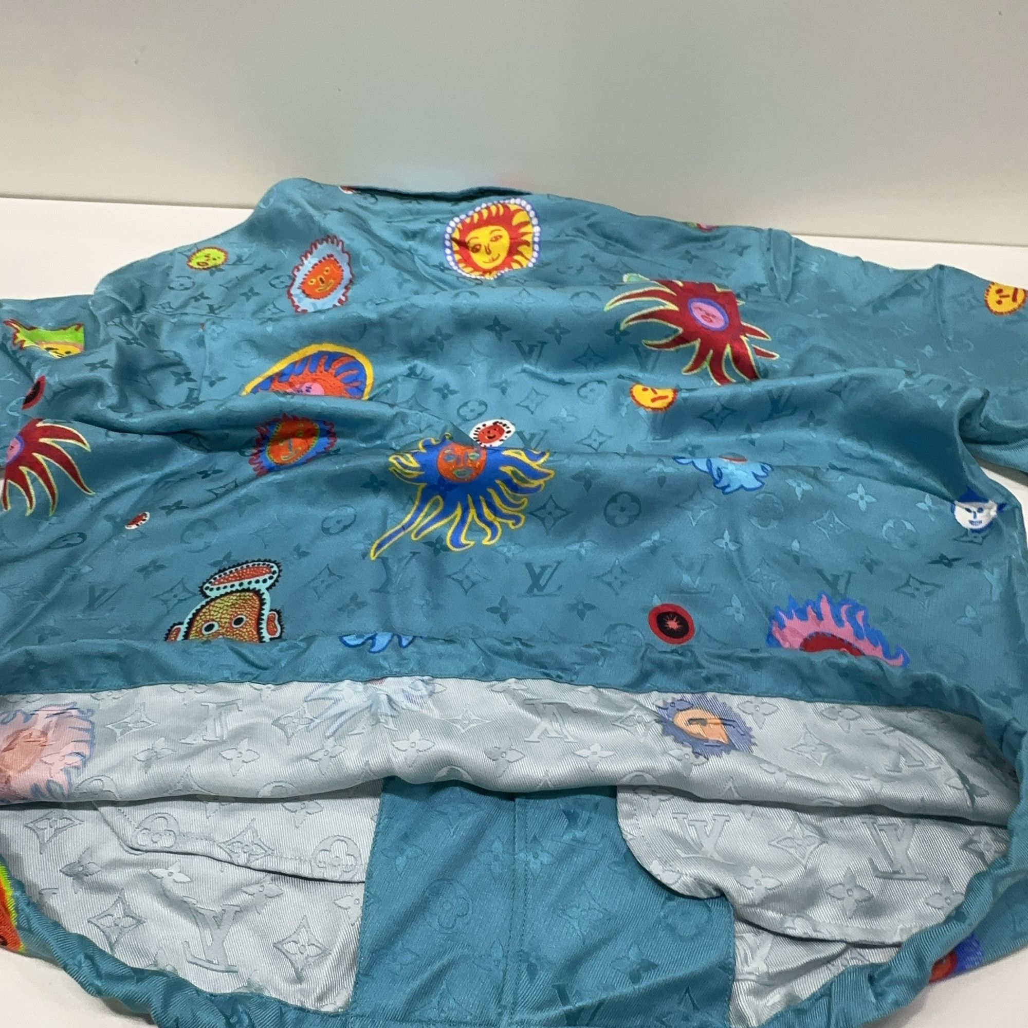 Louis Vuitton Louis Vuitton x Yayoi Kusama Faces Silk Shirt M Size US M / EU 48-50 / 2 - 11 Thumbnail