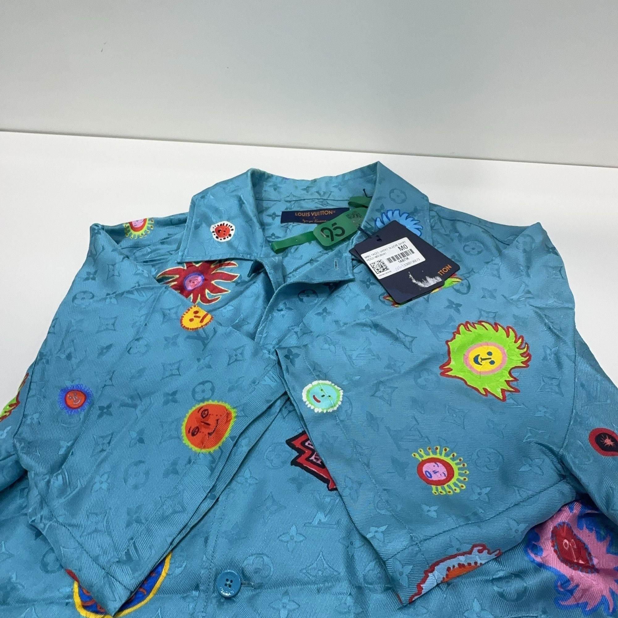 Louis Vuitton Louis Vuitton x Yayoi Kusama Faces Silk Shirt M Size US M / EU 48-50 / 2 - 10 Thumbnail