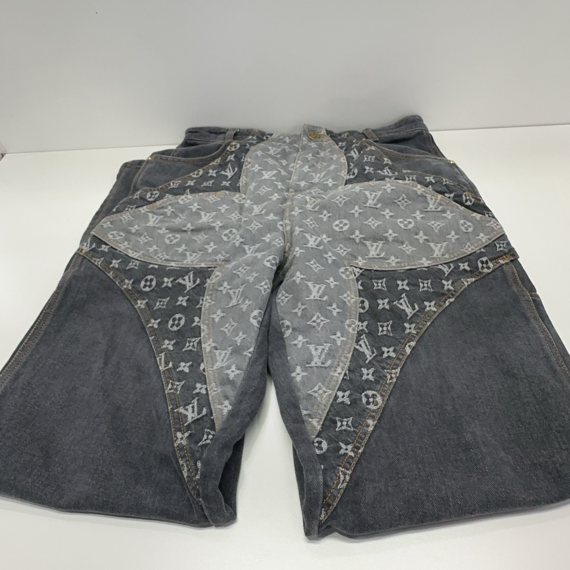 Louis Vuitton Louis Vuitton Monogram Asymmetric Denim Jeans 28 Size US 28 / EU 44 - 7 Thumbnail