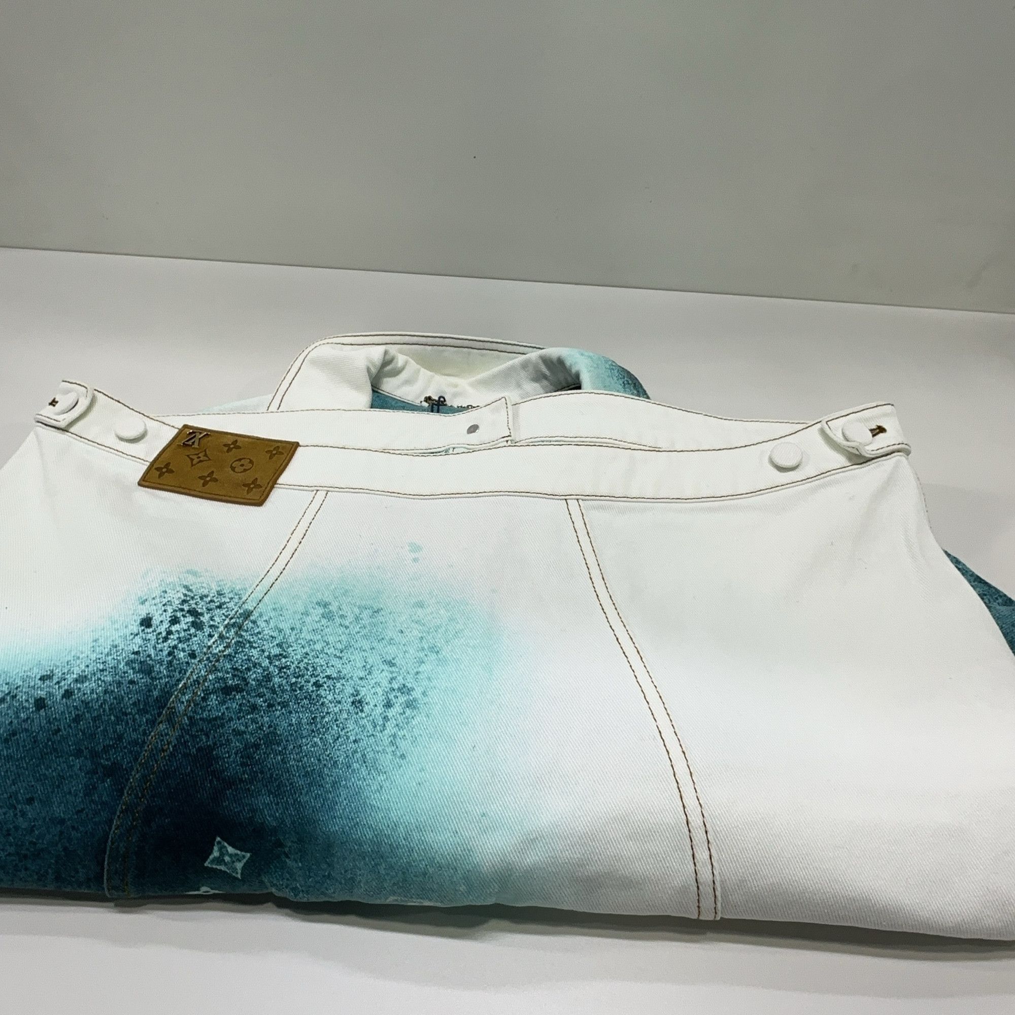 Louis Vuitton Louis Vuitton Spray Effect Denim Jacket Size 52 Size US L / EU 52-54 / 3 - 7 Thumbnail