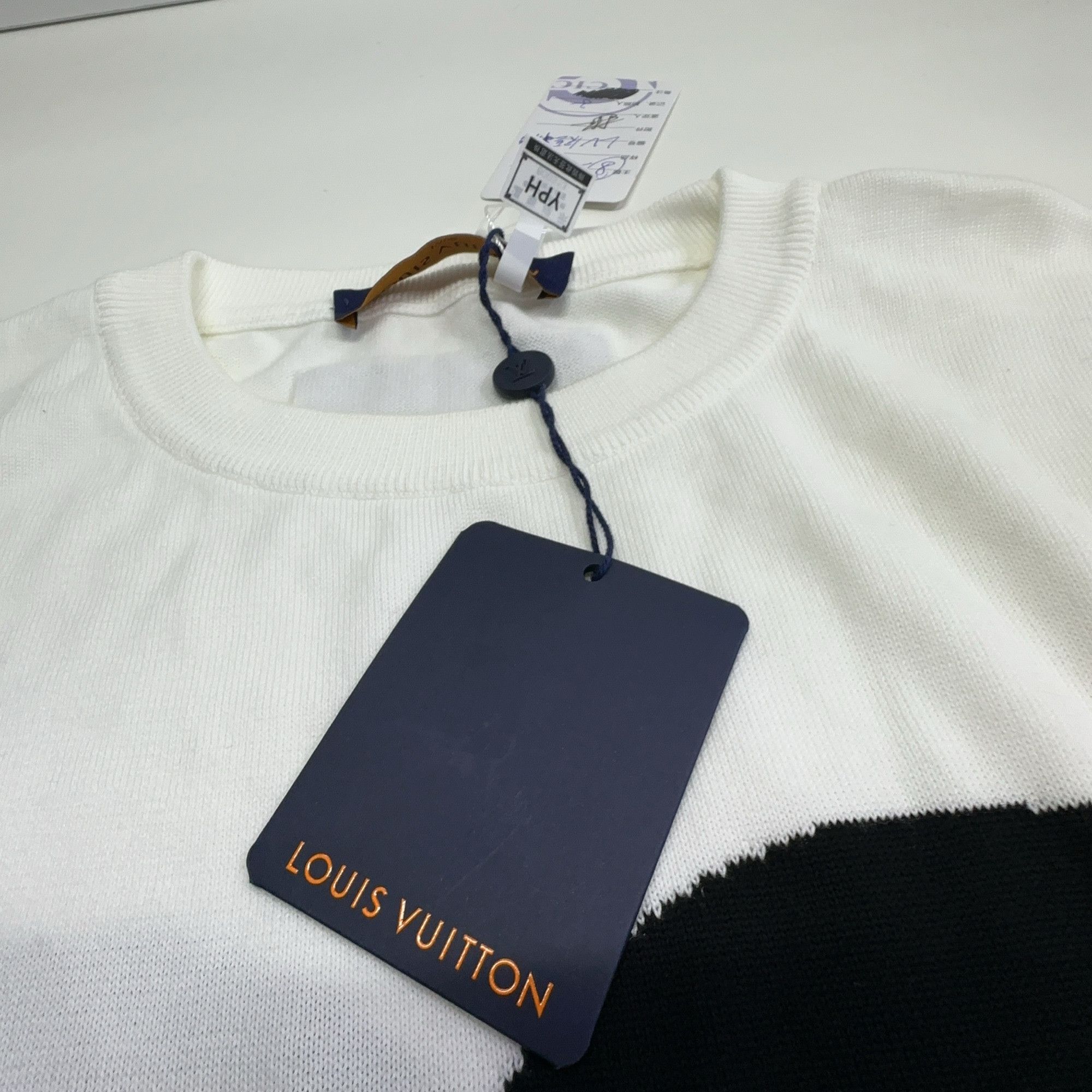 Louis Vuitton Louis Vuitton FW22 Geometric Pattern Knit T-Shirt L Size US L / EU 52-54 / 3 - 5 Thumbnail