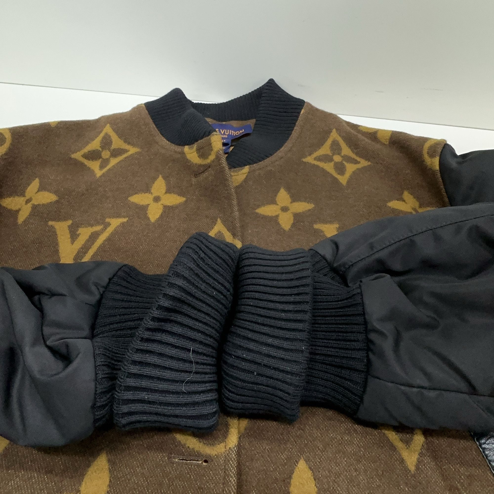 Louis Vuitton Louis Vuitton Monogram Jacquard Bomber Jacket 44 Size L / US 10 / IT 46 - 7 Thumbnail