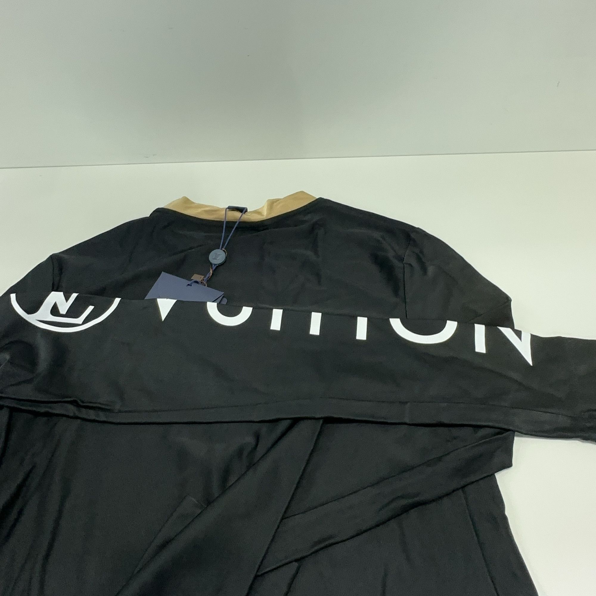 Louis Vuitton Louis Vuitton Vuittamins Logo Long Sleeve T-Shirt S Size S / US 4 / IT 40 - 7 Thumbnail