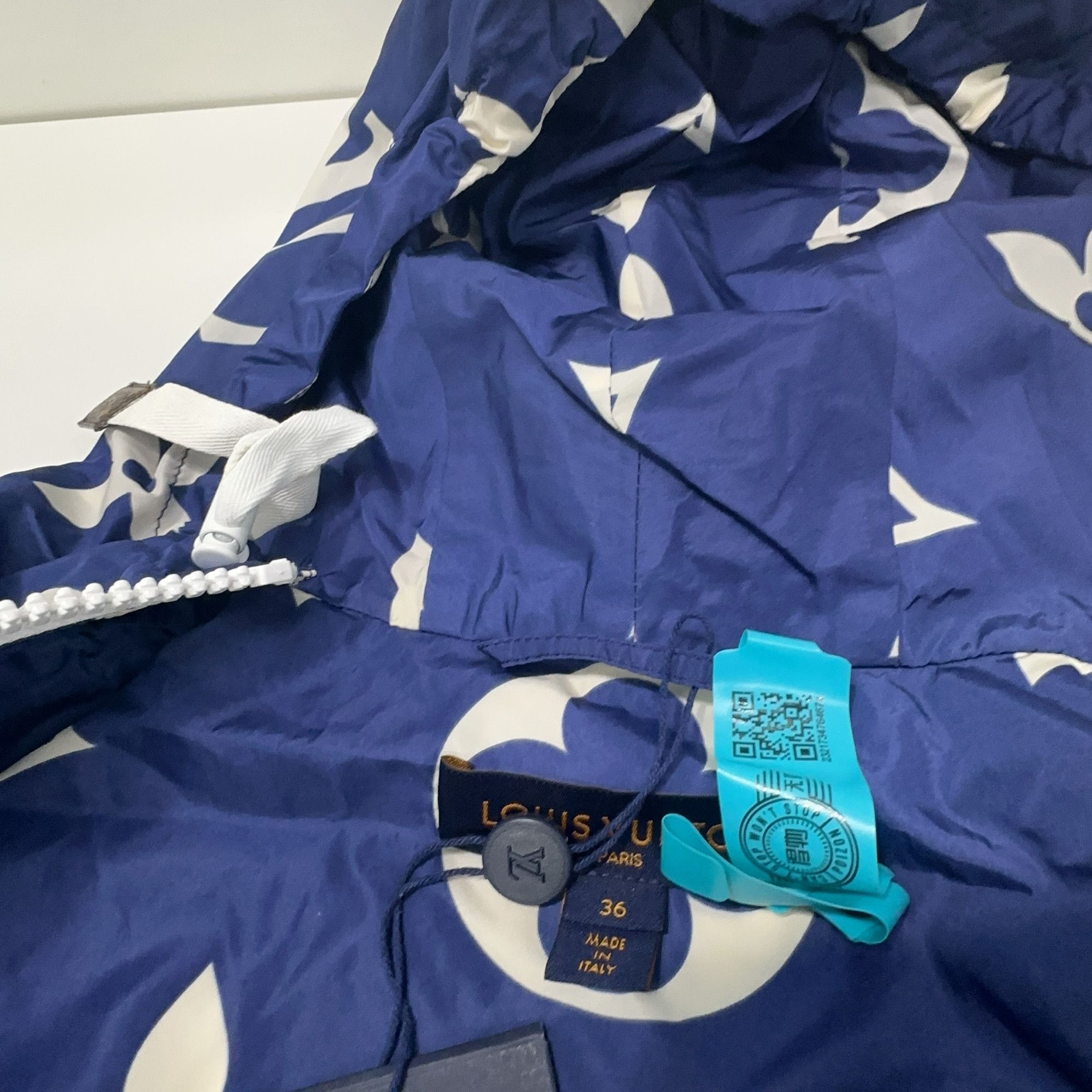 Louis Vuitton Louis Vuitton Monogram Giant Hooded Jacket 36 Size XS / US 0-2 / IT 36-38 - 4 Thumbnail