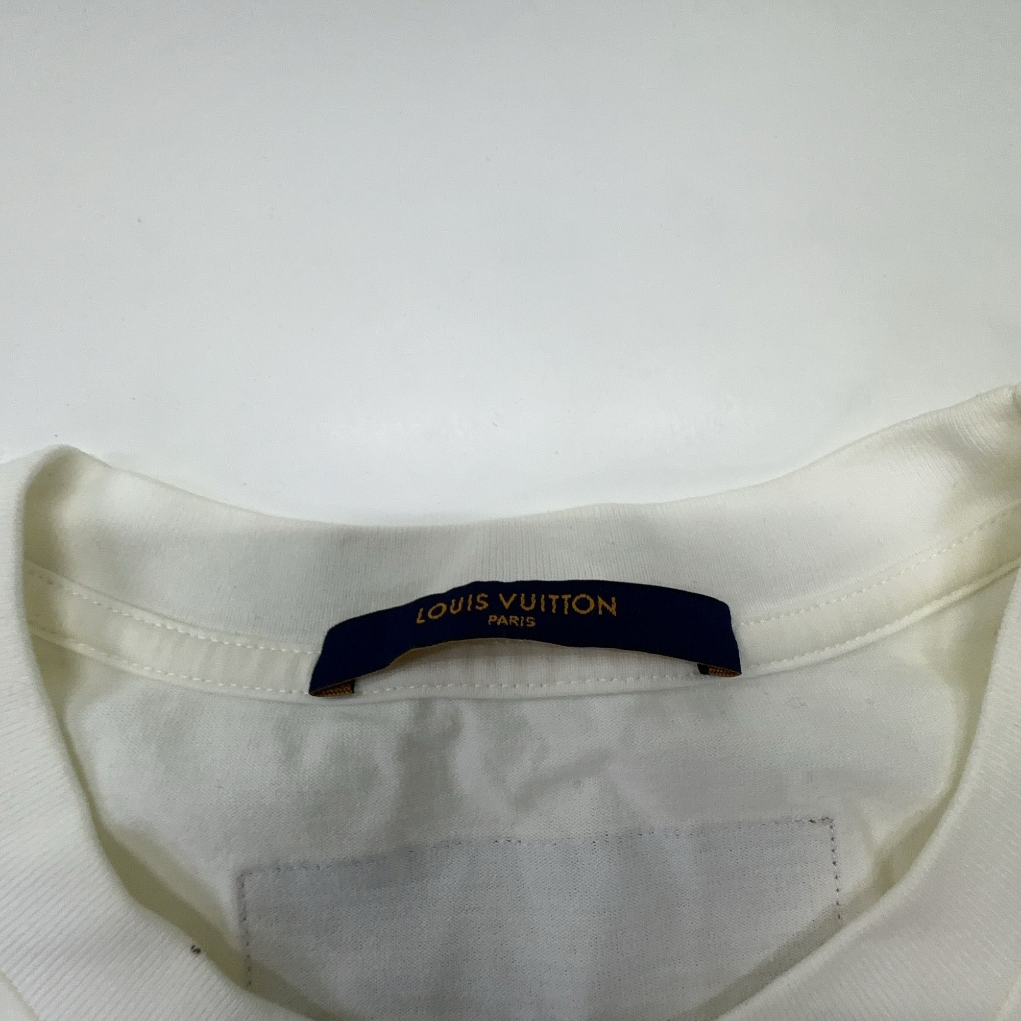 Louis Vuitton Louis Vuitton Graffiti Logo T-Shirt XL Size US XL / EU 56 / 4 - 4 Thumbnail