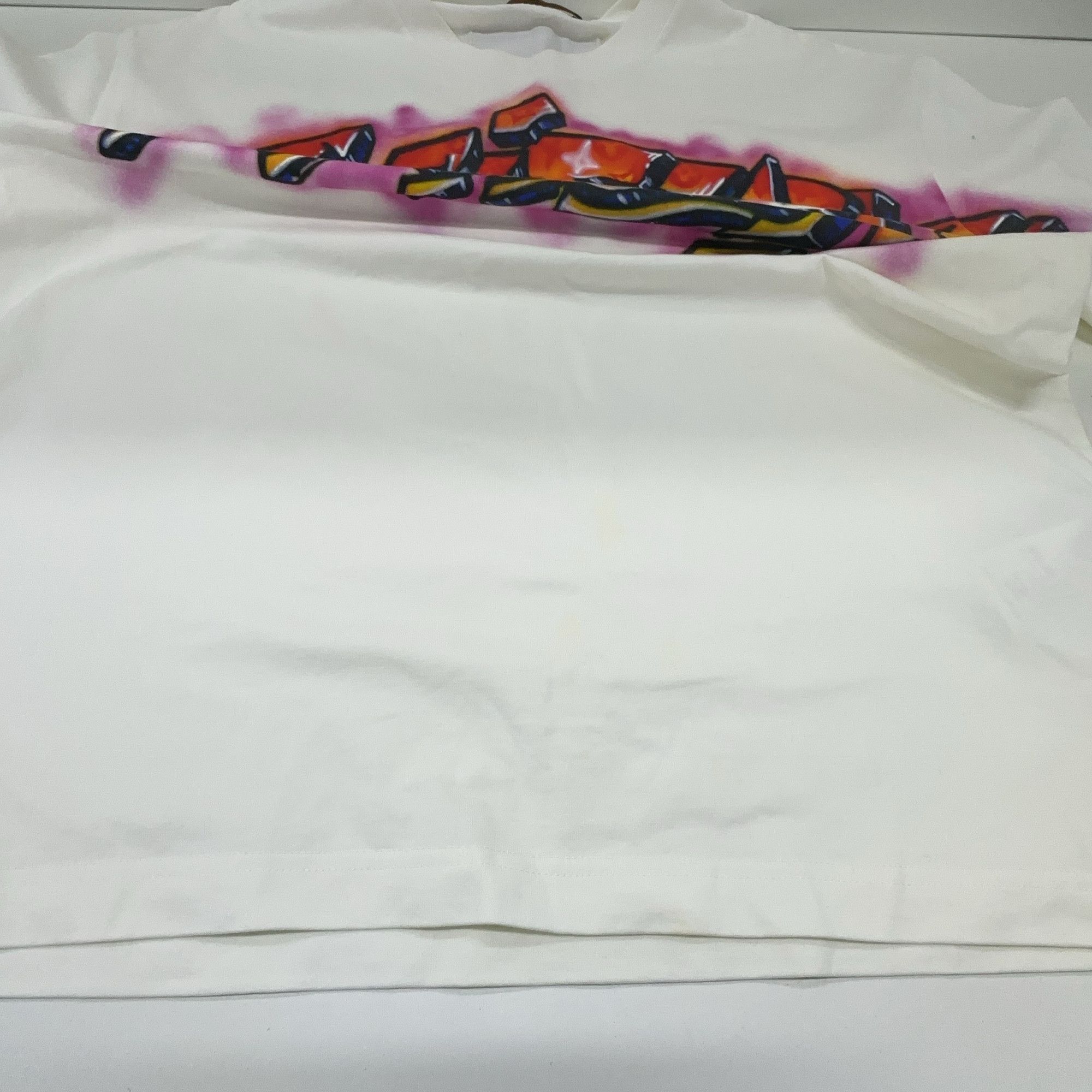Louis Vuitton Louis Vuitton Graffiti Logo T-Shirt XL Size US XL / EU 56 / 4 - 7 Thumbnail