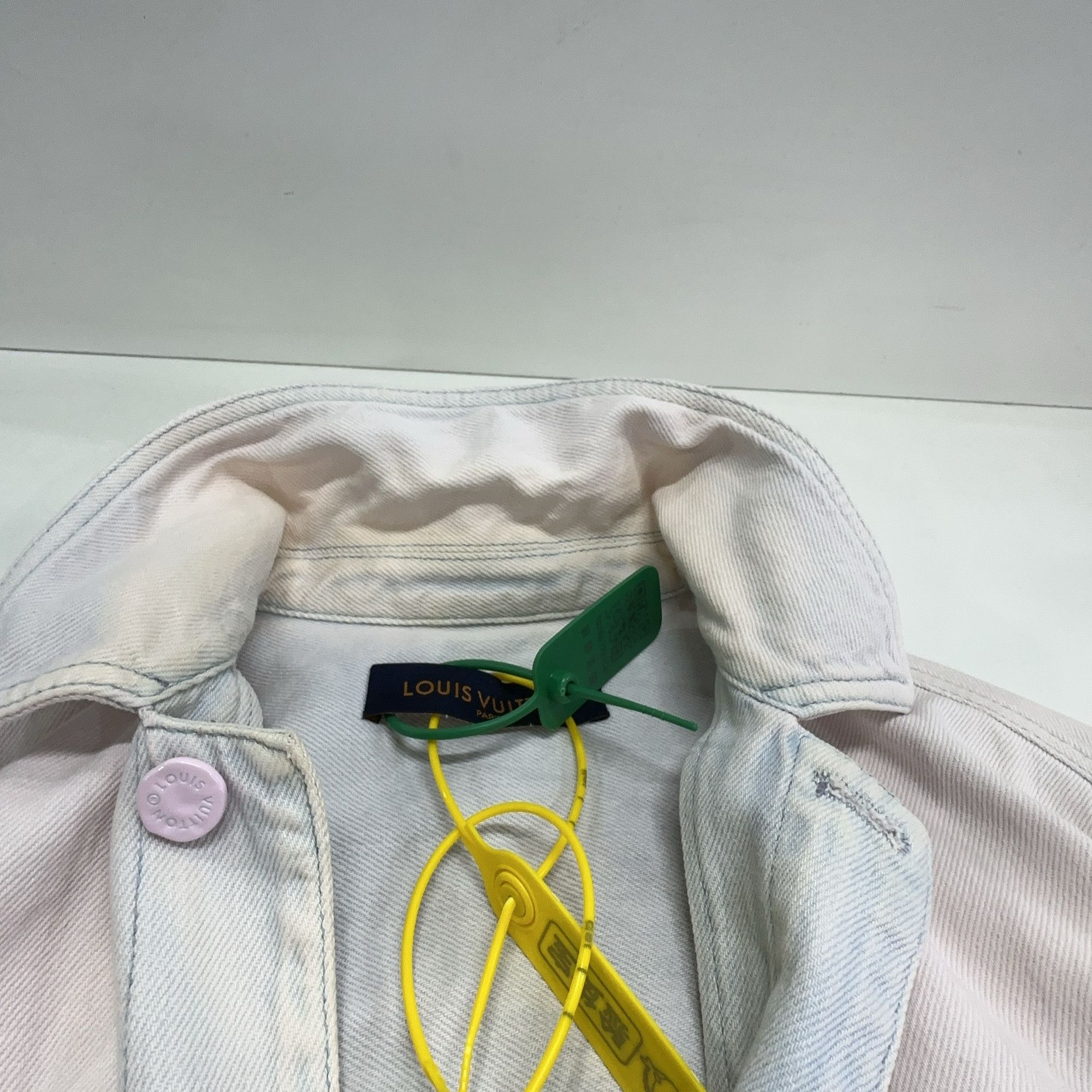 Louis Vuitton Louis Vuitton Bleached Denim Pocket Shirt XS Size US XS / EU 42 / 0 - 5 Thumbnail