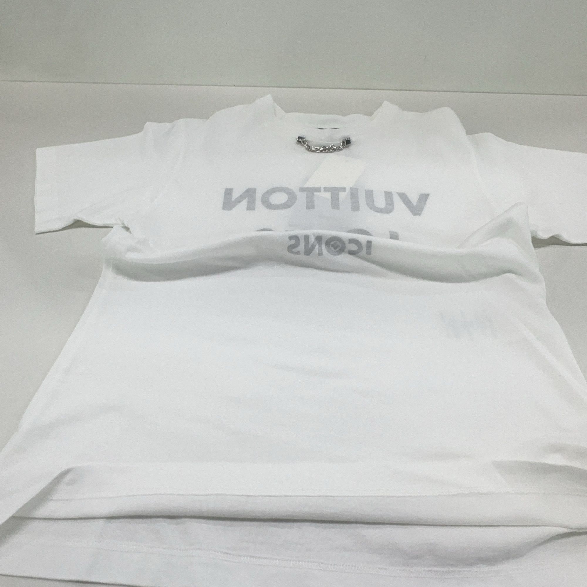 Louis Vuitton Louis Vuitton Chain Detail Logo T-Shirt XS Size XS / US 0-2 / IT 36-38 - 6 Thumbnail