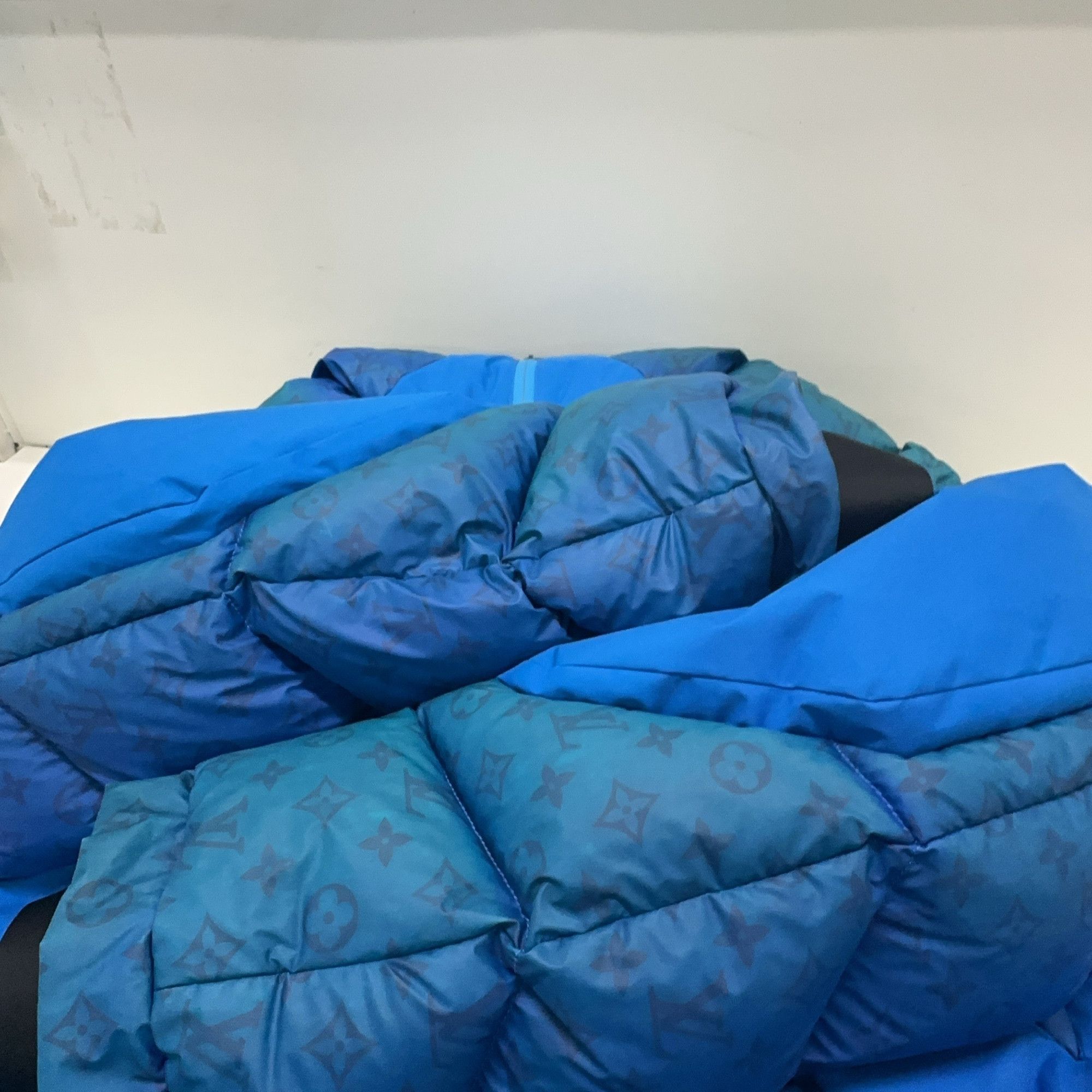 Louis Vuitton Louis Vuitton Monogram 2054 Down Jacket Size 50 Size US M / EU 48-50 / 2 - 15 Thumbnail