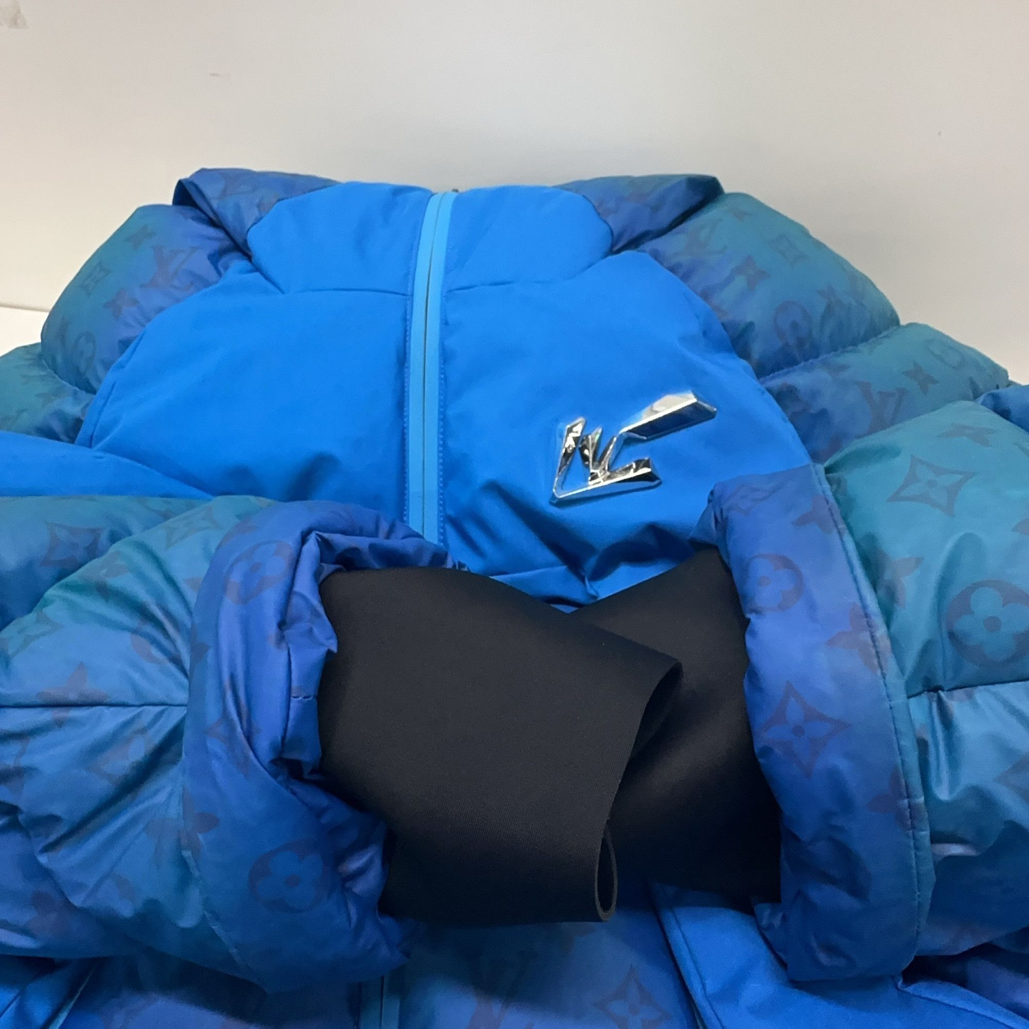 Louis Vuitton Louis Vuitton Monogram 2054 Down Jacket Size 50 Size US M / EU 48-50 / 2 - 14 Thumbnail