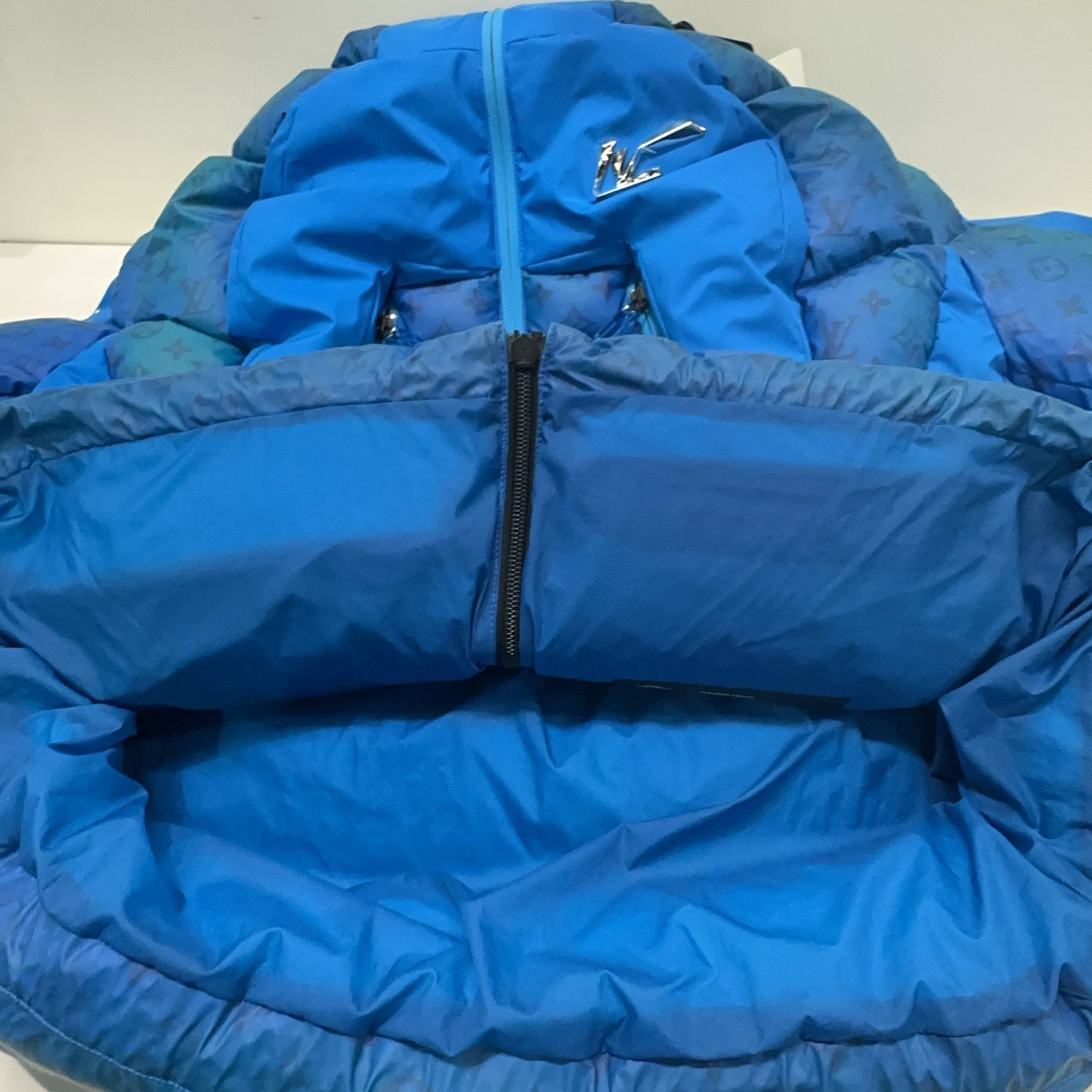 Louis Vuitton Louis Vuitton Monogram 2054 Down Jacket Size 50 Size US M / EU 48-50 / 2 - 8 Thumbnail