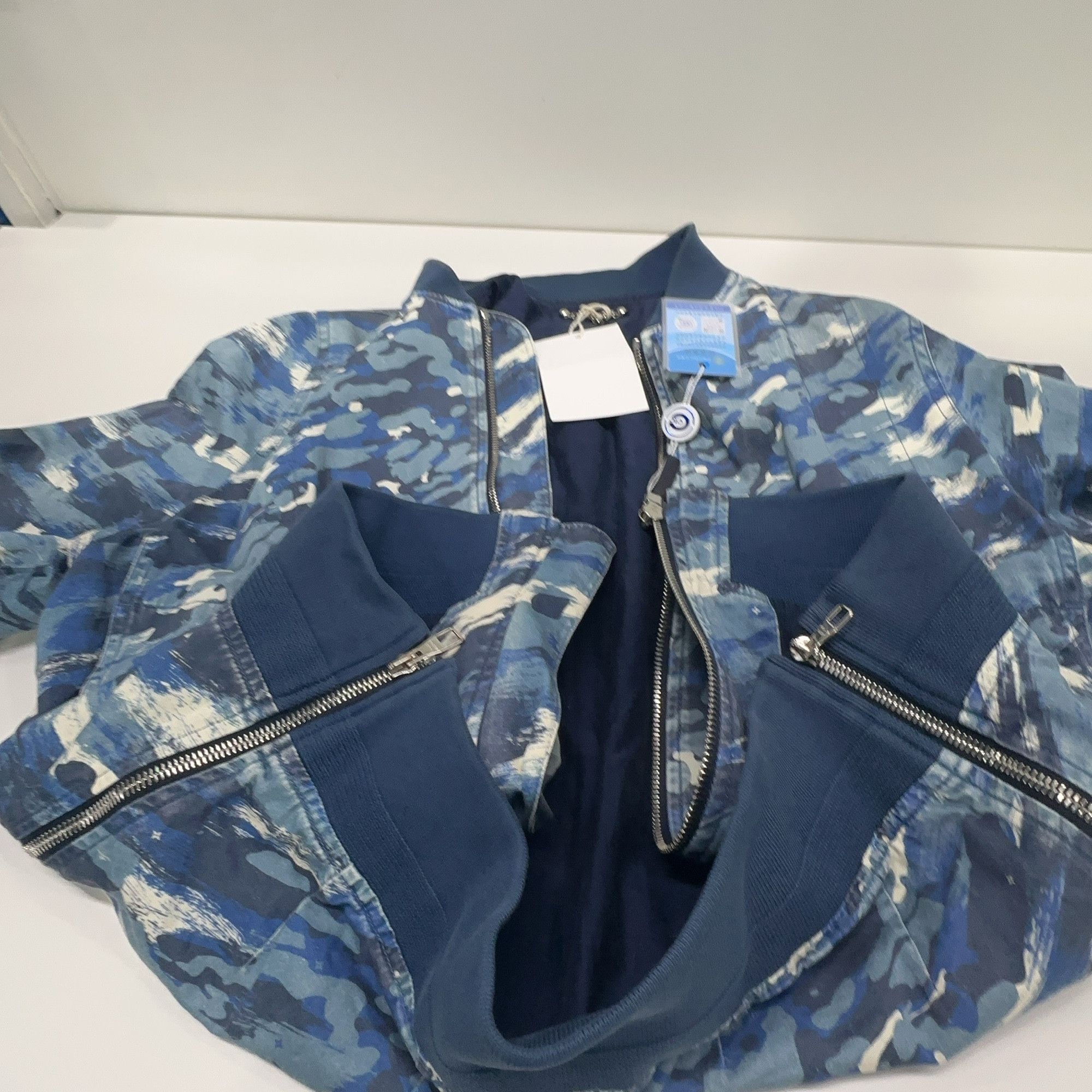 Louis Vuitton Louis Vuitton Volez Voguez Voyagez Bomber Jacket 48 Size US M / EU 48-50 / 2 - 7 Thumbnail