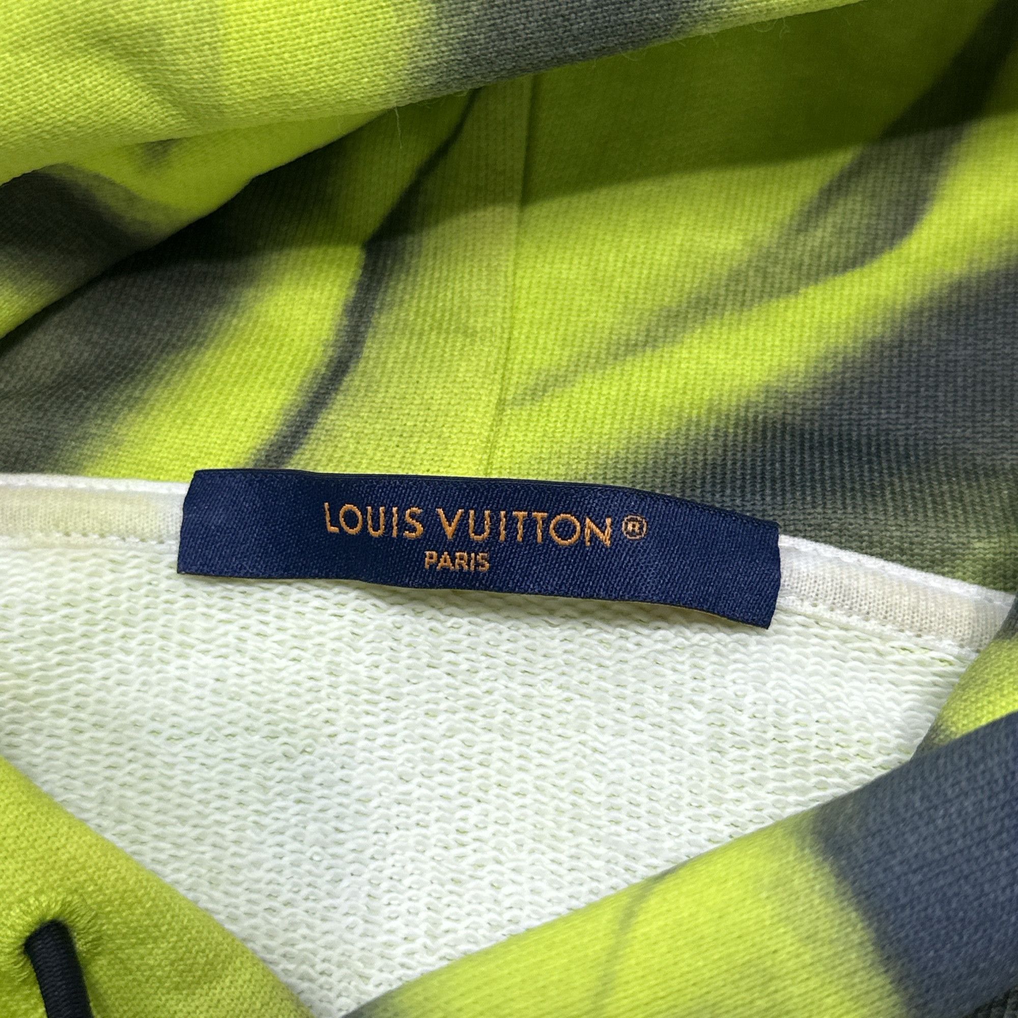 Louis Vuitton Louis Vuitton Spray Logo Print Hoodie Size S Size US S / EU 44-46 / 1 - 3 Thumbnail