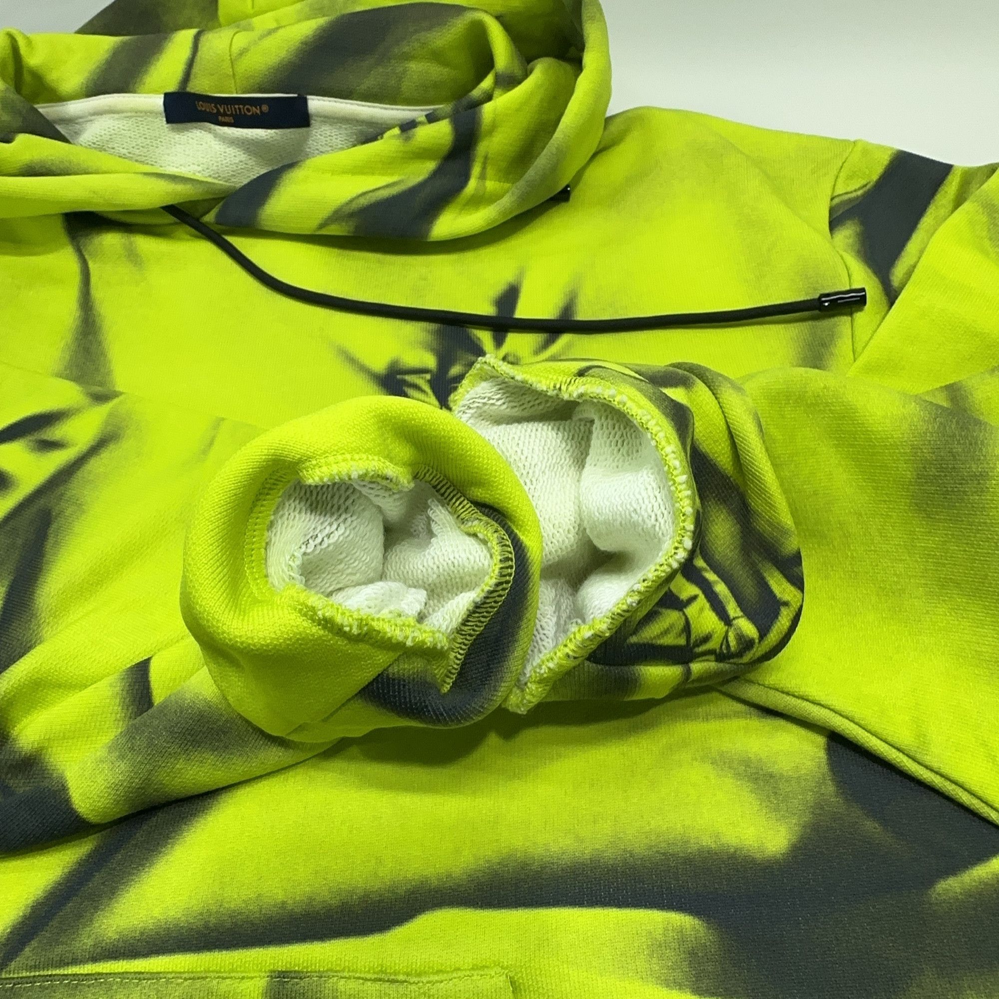Louis Vuitton Louis Vuitton Spray Logo Print Hoodie Size S Size US S / EU 44-46 / 1 - 6 Thumbnail