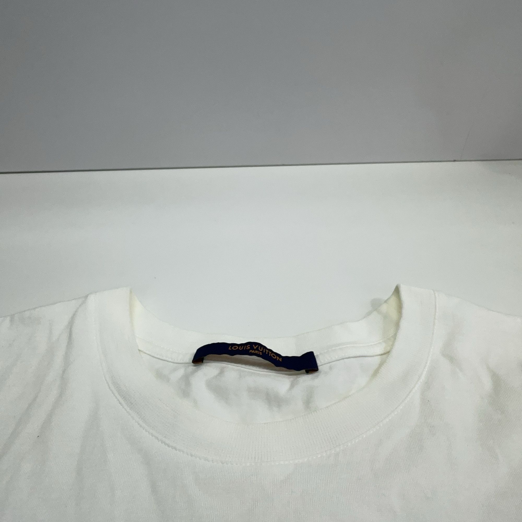 Louis Vuitton Louis Vuitton Tonal Logo T-Shirt Size L Size US L / EU 52-54 / 3 - 5 Thumbnail
