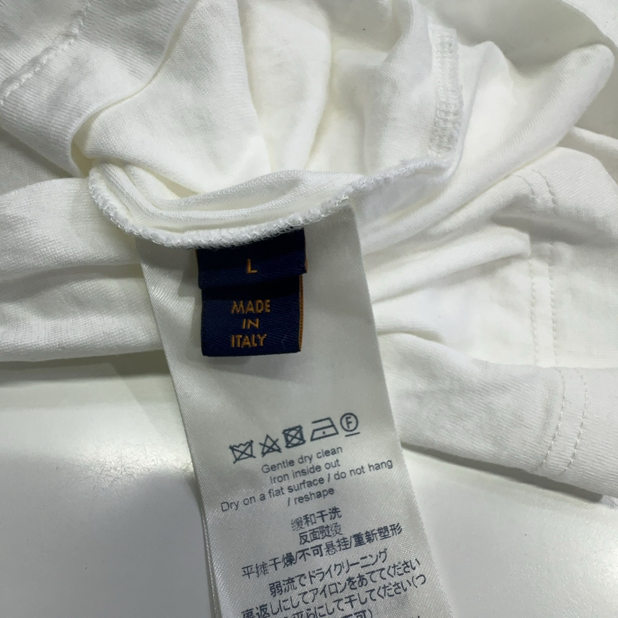 Louis Vuitton Louis Vuitton Tonal Logo T-Shirt Size L Size US L / EU 52-54 / 3 - 4 Thumbnail
